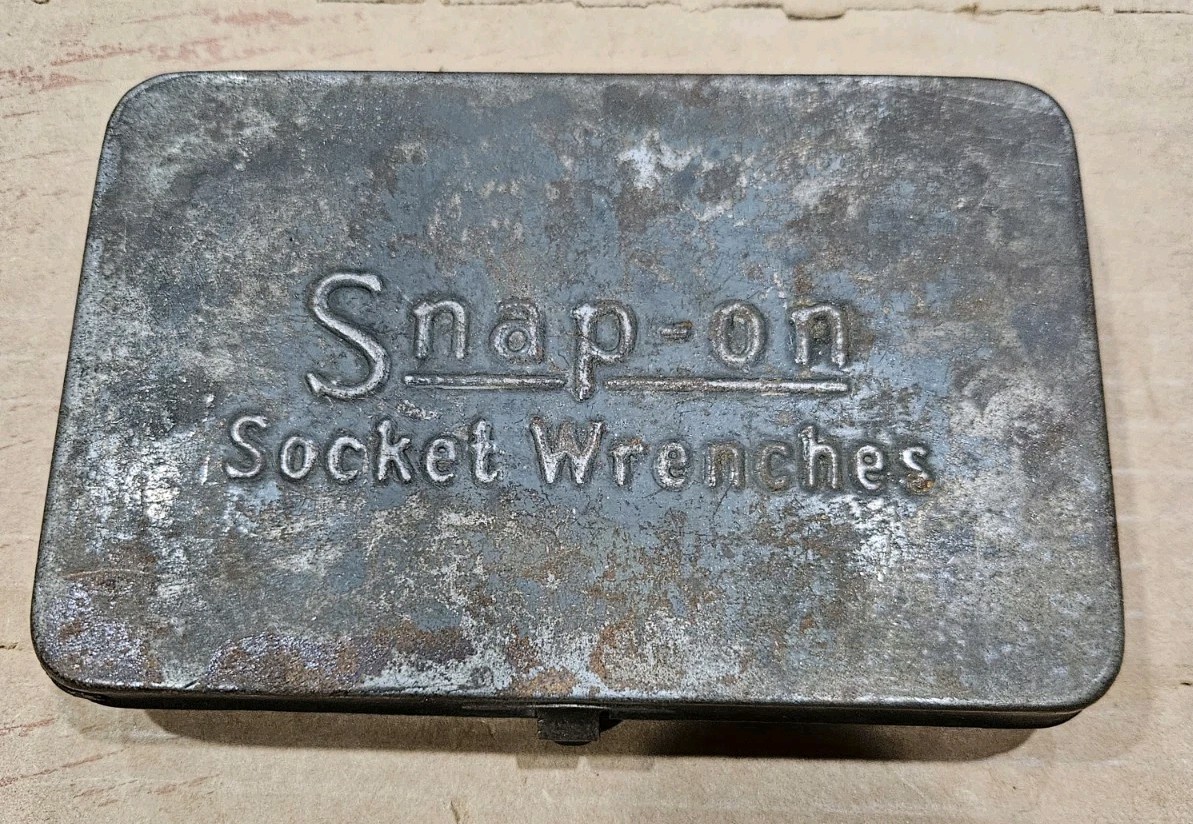 Vintage Snap-On Tools Midget M-70 Socket Set Metal Case & 8 Sockets Vintage Snap-On Tools Midget M-70 Socket Set Metal Case & 8 Sockets