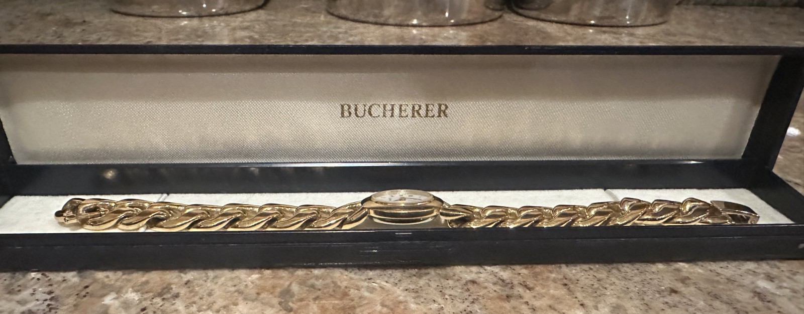 Vintage Bucherer Ladies Swiss Quartz Gold Tone Bracelet Watch 980 532 w/ Box