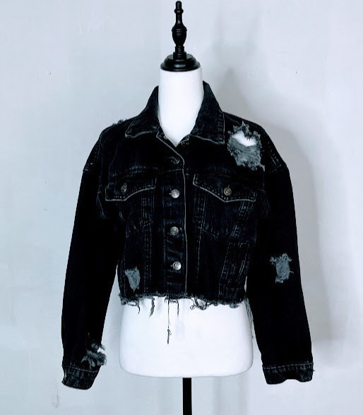 Forever 21 Women\'s Black Distressed Cropped Denim Jacket Forever 21 Women\'s Black Distressed Cropped Denim Jacket