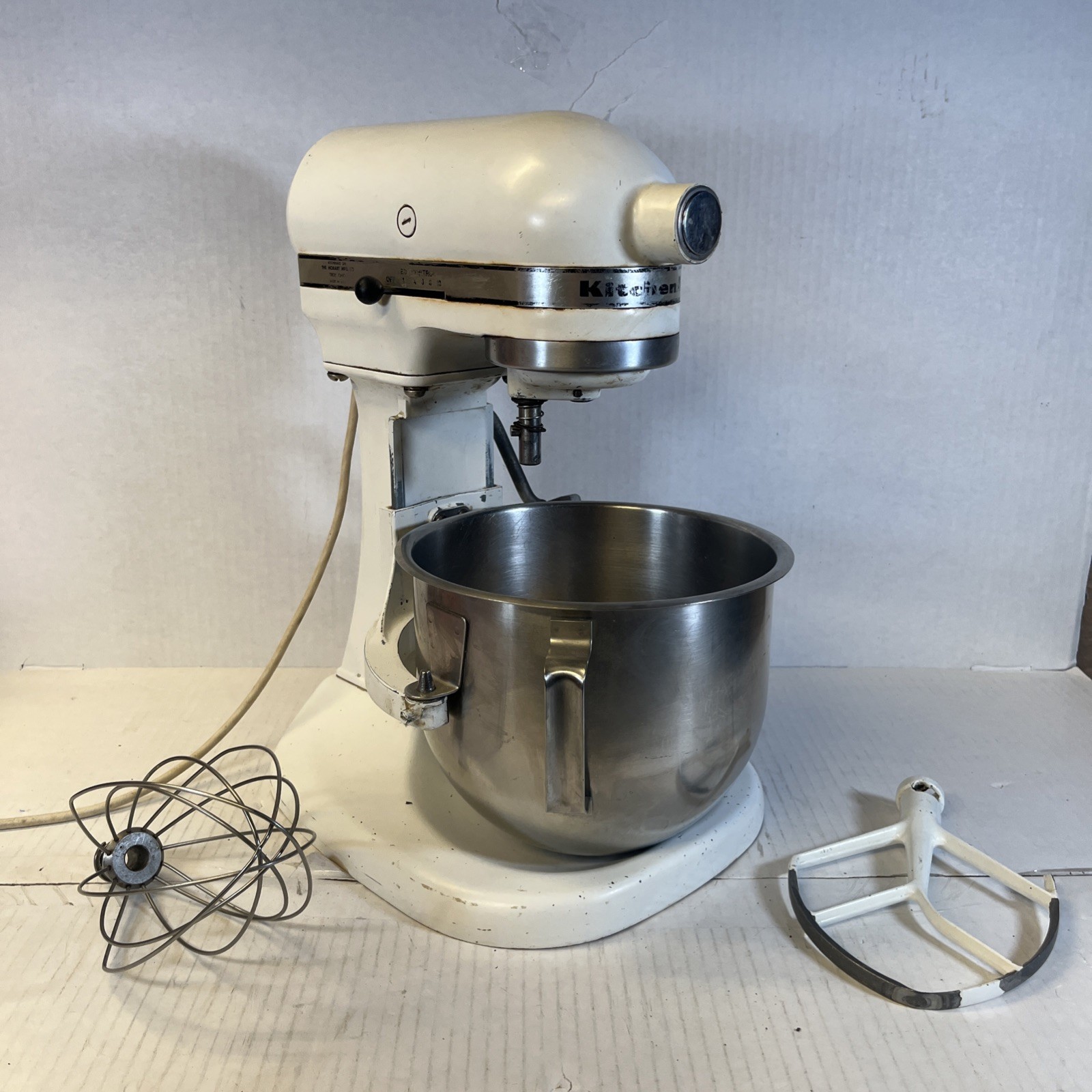 Vintage Hobart KitchenAid Model K5-A White Mixer w/ Bowl Tested And Works.