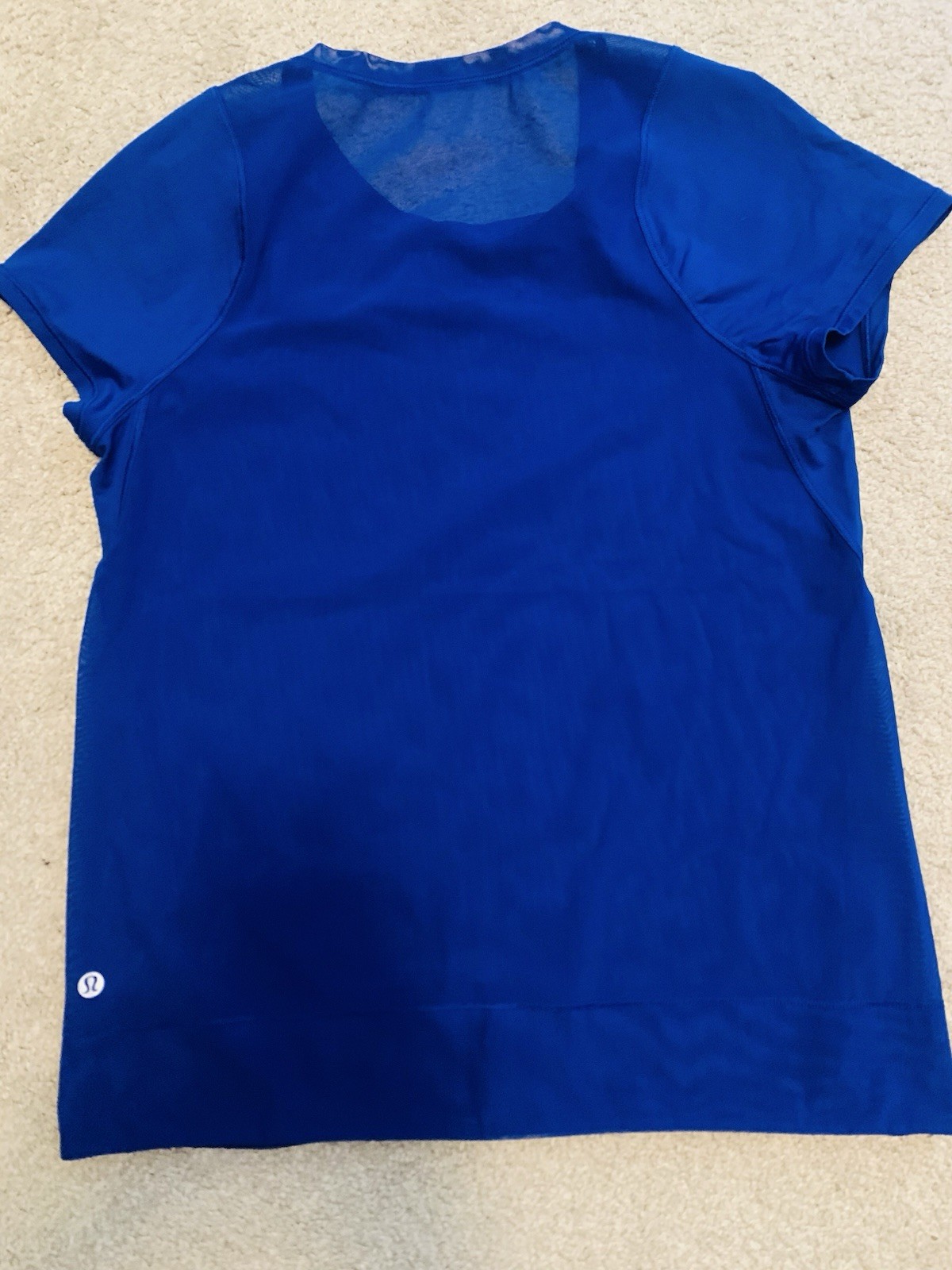 Lululemon Athletica Women\'s Basic T-Shirt Light Blue, Size 8 Lululemon Athletica Women\'s Basic T-Shirt Light Blue, Size 8