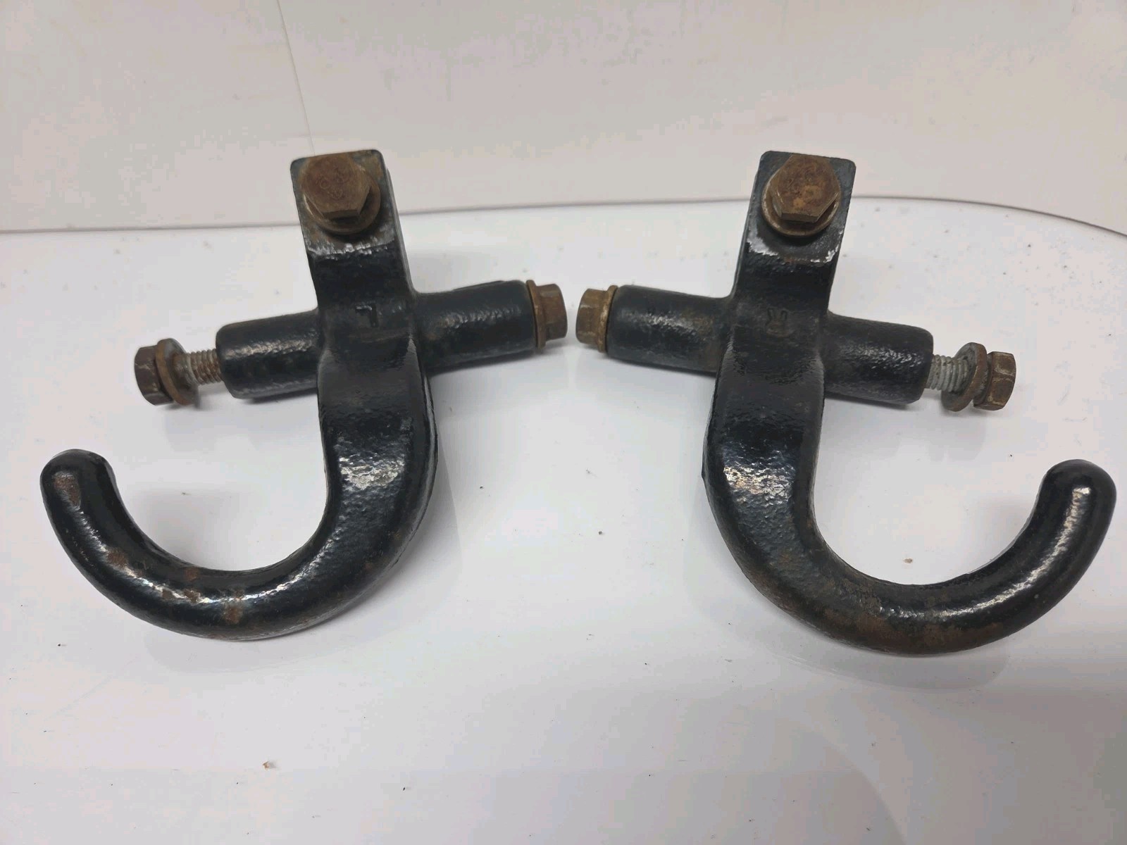 Front Tow Hooks Set OEM Chevrolet Silverado Tahoe GMC Yukon Sierra 1999 - 2006