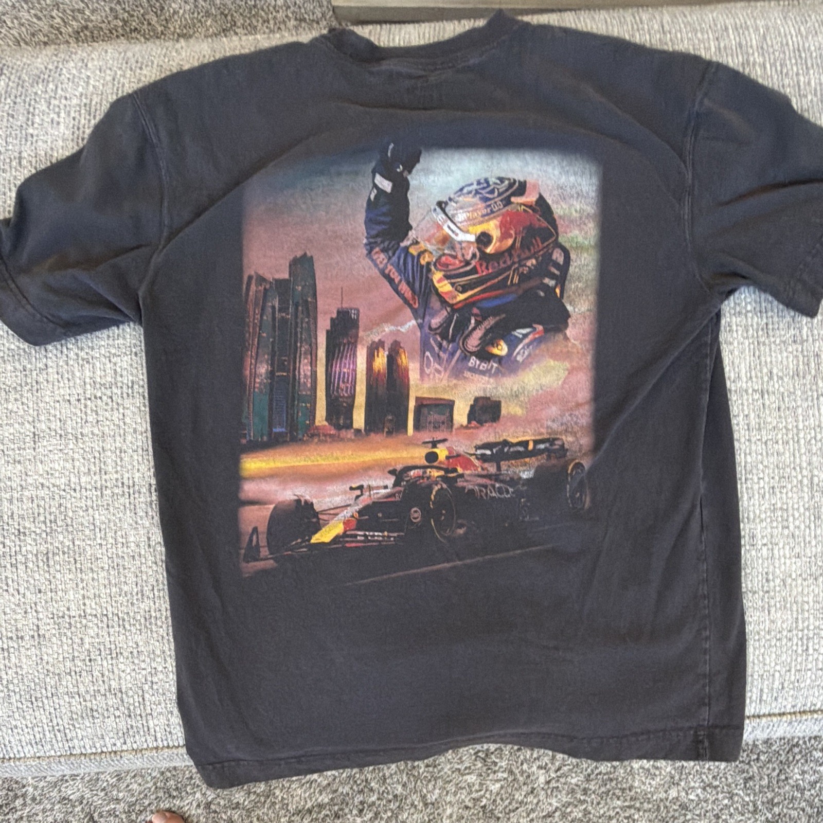 Hollister Men\'s M Heavyweight Boxy Fit Black Oracle Red Bull Racing Graphic Tee Hollister Men\'s M Heavyweight Boxy Fit Black Oracle Red Bull Racing Graphic Tee