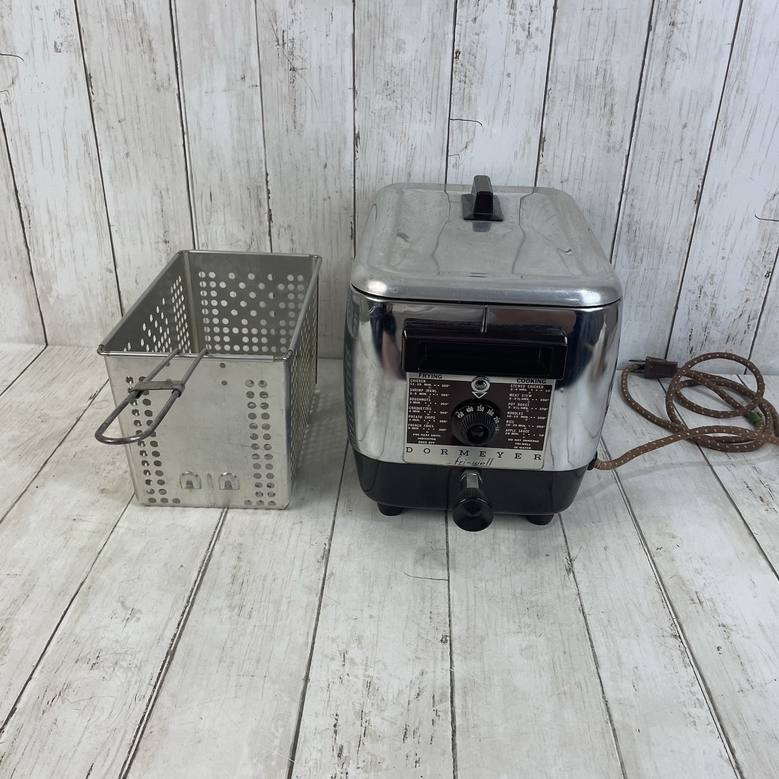 Vintage (1954) Dormeyer Fri-Well Deep Fryer Vintage (1954) Dormeyer Fri-Well Deep Fryer