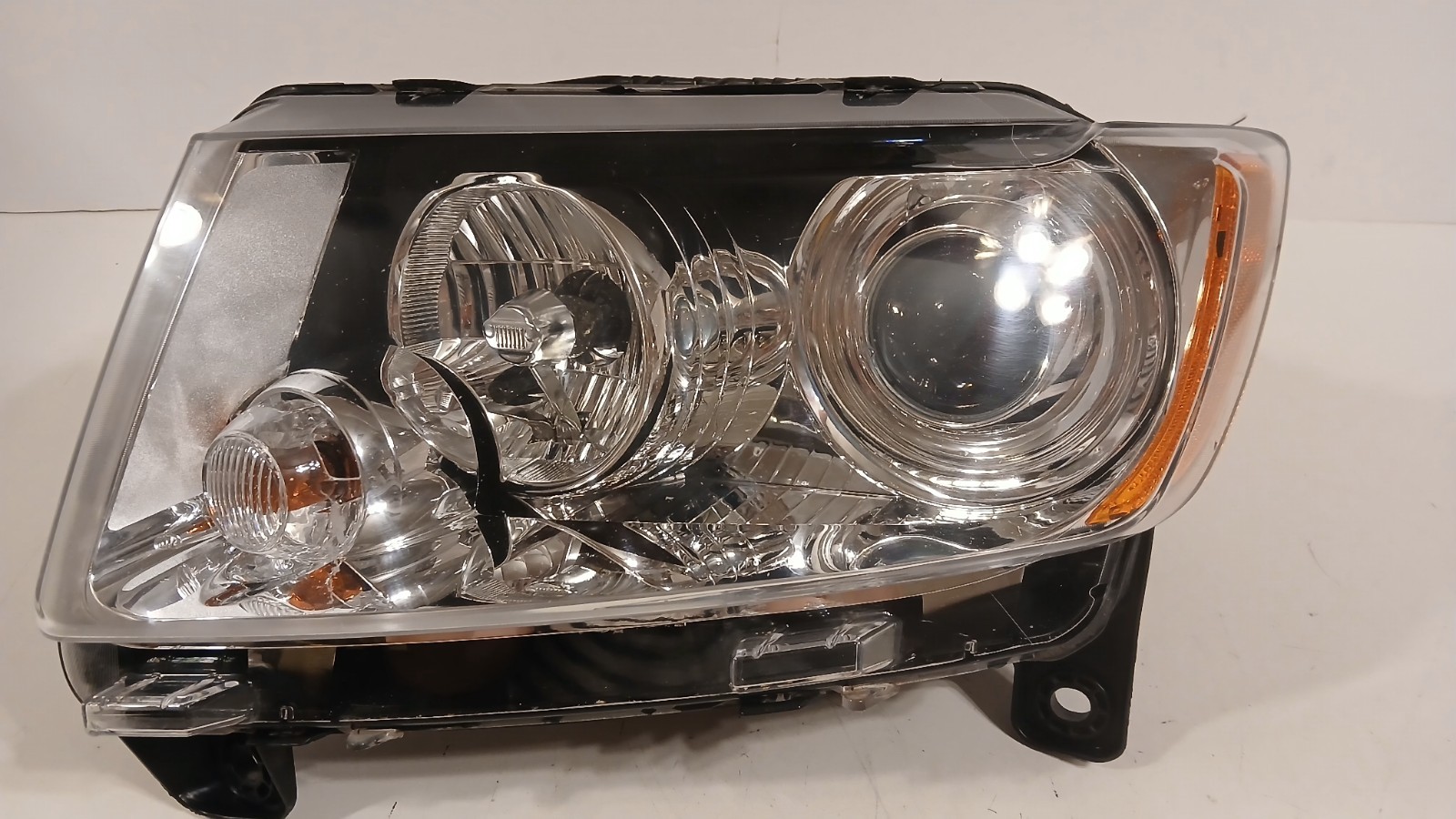 2011-2013 Jeep Grand Cherokee LH Driver Side Xenón  Headlight Assembly OEM