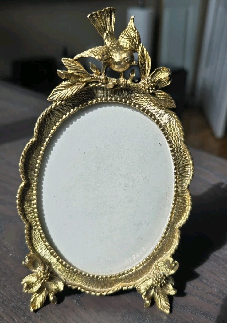 Vintage Matson Ornate Gold Bronze Bird Oval Photo Frame Signed Vintage Matson Ornate Gold Bronze Bird Oval Photo Frame Signed