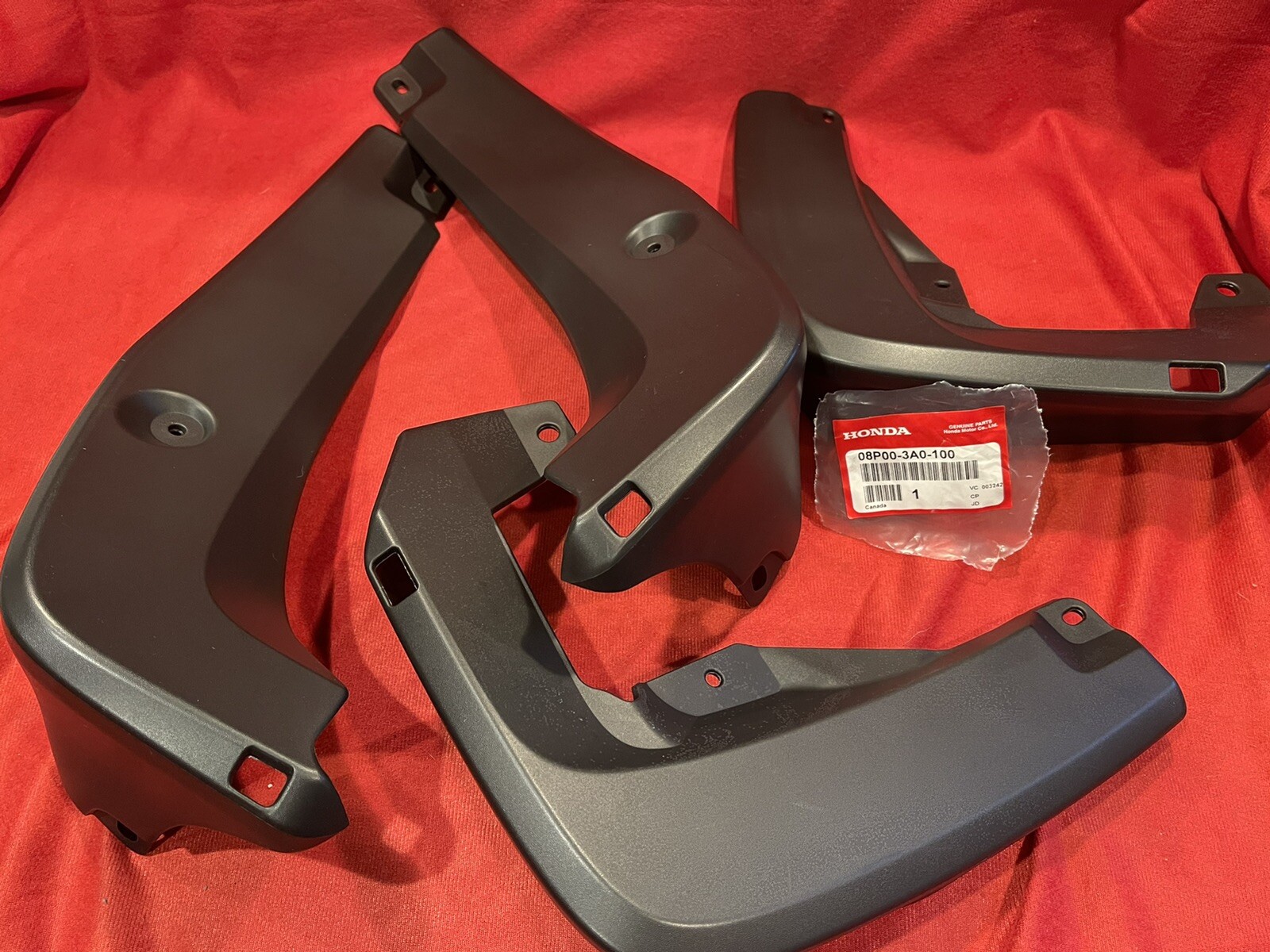 2023-2026 NEW GENUINE HONDA CR-V CRV SPLASH MUD GUARDS 08P00-3A0-100 OEM 2023-2026 NEW GENUINE HONDA CR-V CRV SPLASH MUD GUARDS 08P00-3A0-100 OEM