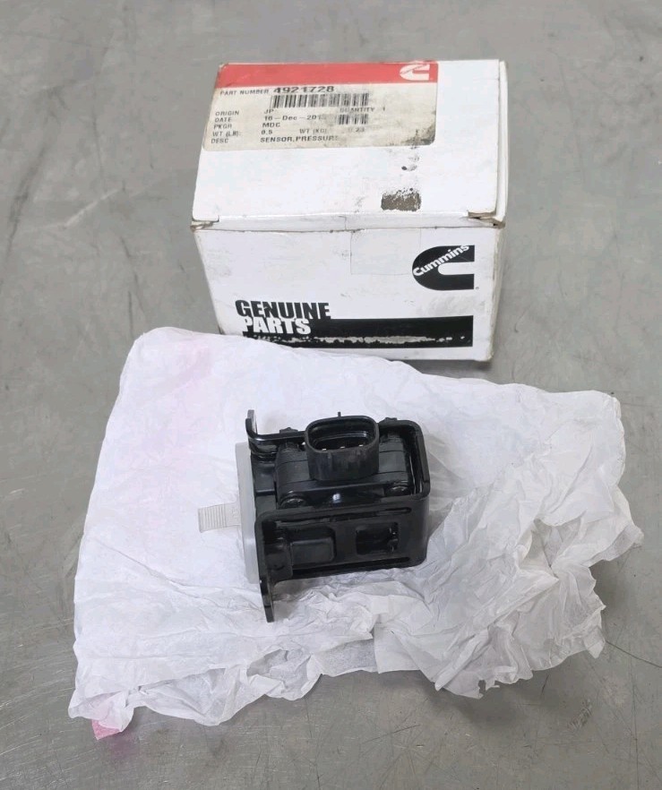 New OEM Genuine Cummins  EGR Engine Differential Pressure Sensor 4921728
