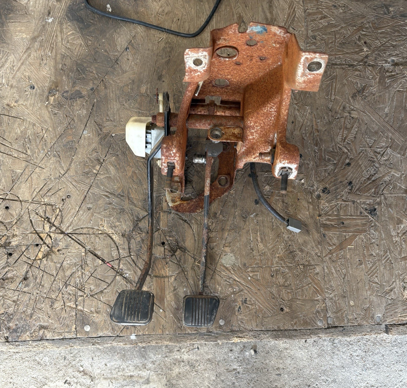 1979-1993 Ford Mustang Foxbody Manual Pedal Assembly T Bird 1979-1993 Ford Mustang Foxbody Manual Pedal Assembly T Bird