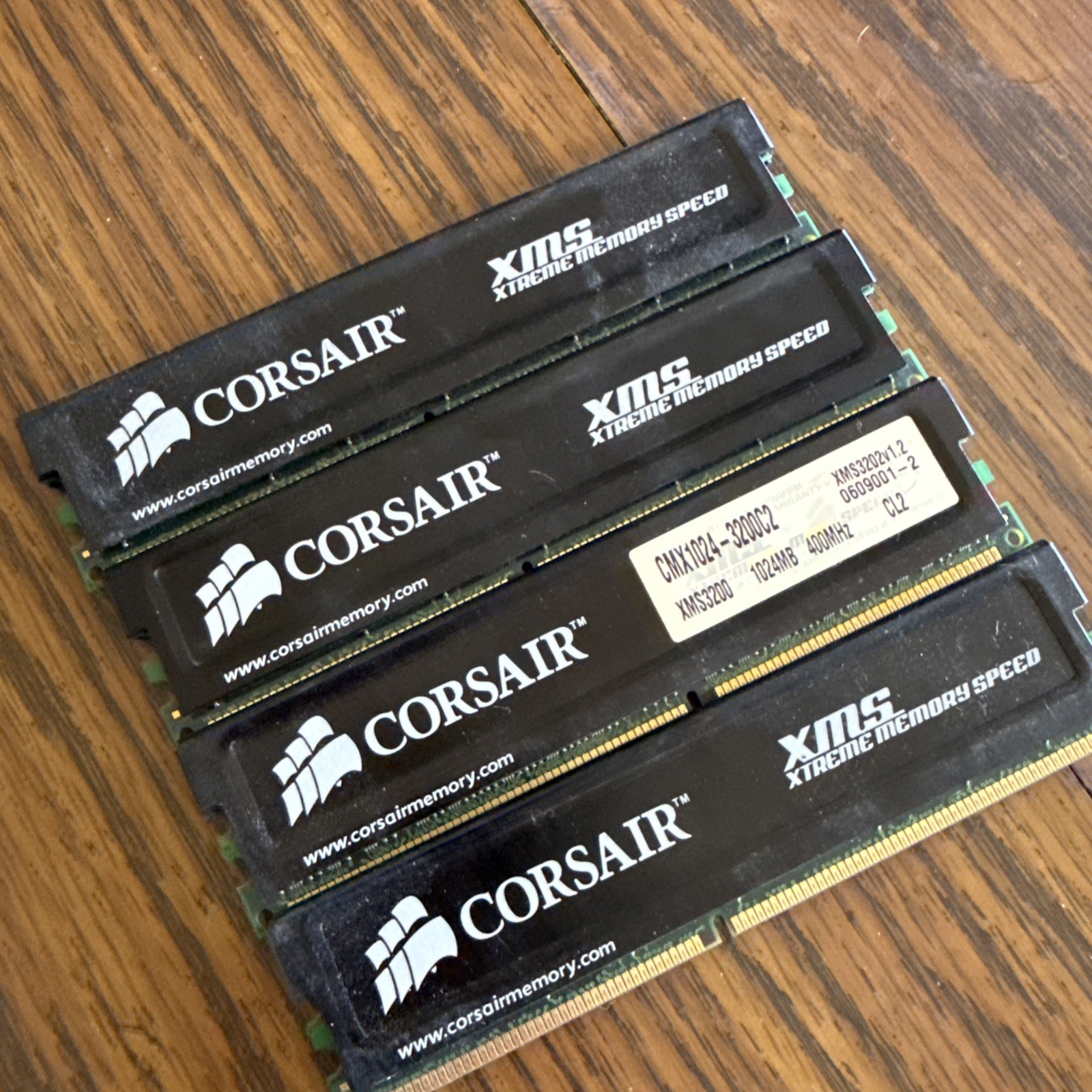Corsair Dominator XMS2-3200 1024MB 400MHZ-CL2 Extreme Memory Speed Untested 4 Corsair Dominator XMS2-3200 1024MB 400MHZ-CL2 Extreme Memory Speed Untested 4