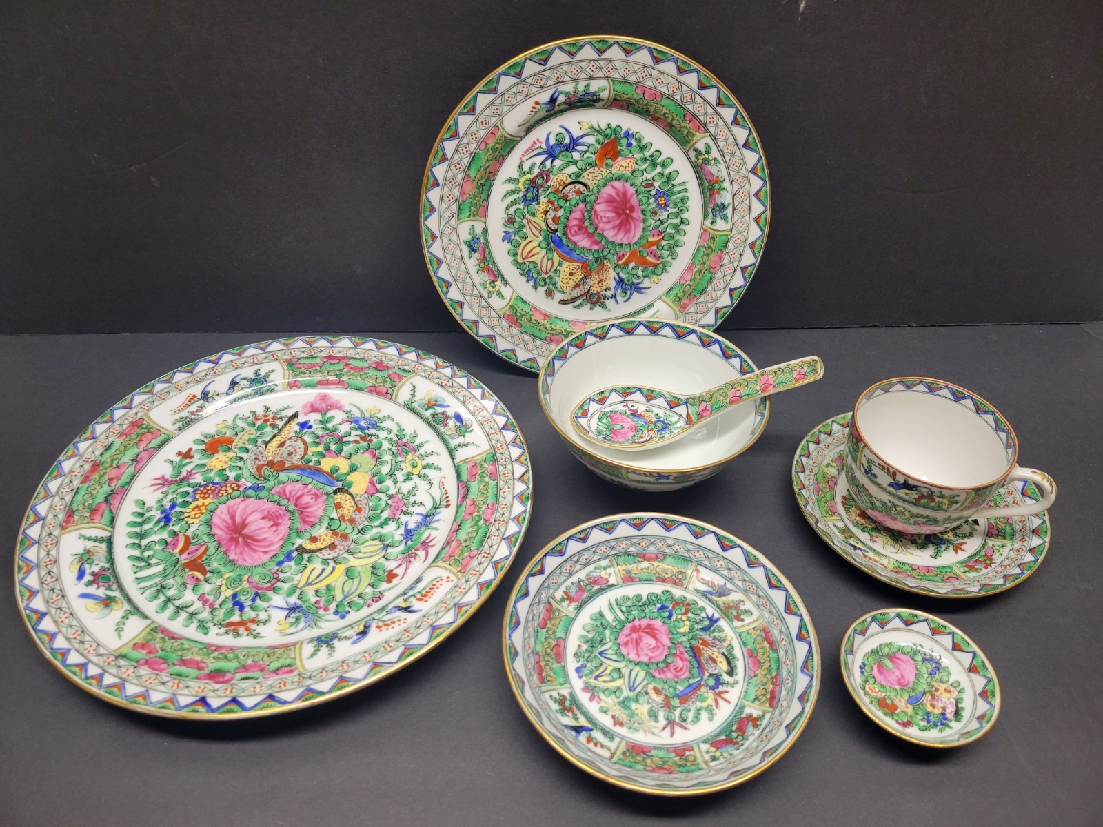 VINTAGE CHINESE ROSE CANTON BUTTERFLY MOTH PEONY PLACE SETTING 8 PIECES OF CHINA