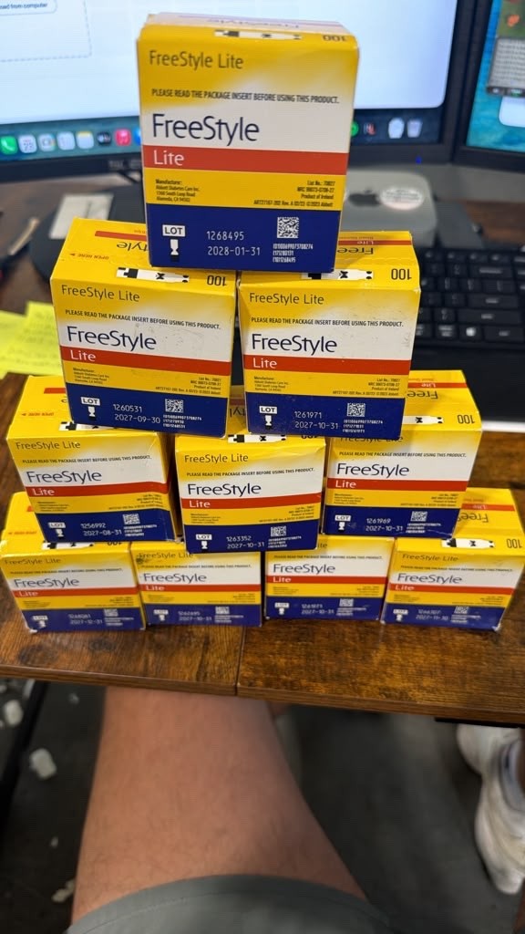 Freestyle Lite 1,000x Test Strips (LATE 2027 & 2028) (Damage Box) *FREE SHIP* Freestyle Lite 1,000x Test Strips (LATE 2027 & 2028) (Damage Box) *FREE SHIP*