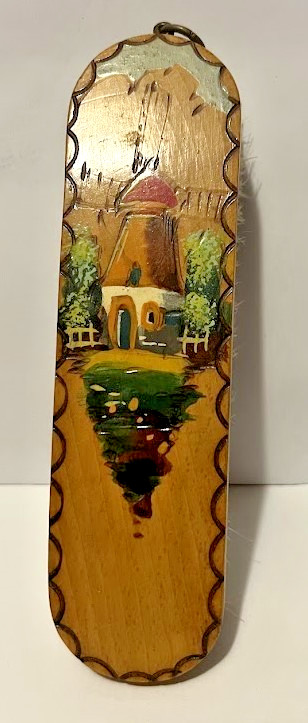 VINTAGE HAND CARVED WOODEN DUTCH WINDMILL HANGING CLOTHES BRUSH VINTAGE HAND CARVED WOODEN DUTCH WINDMILL HANGING CLOTHES BRUSH