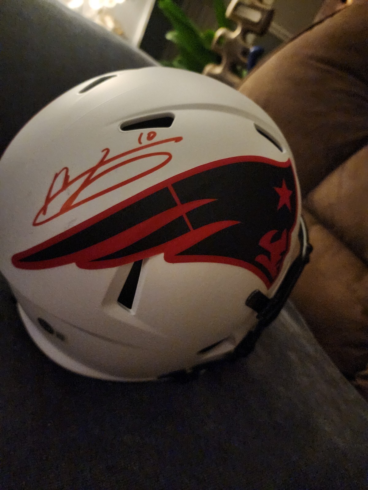 Mac Jones autographed full size white speedflex authenticated by beckett Mac Jones autographed full size white speedflex authenticated by beckett