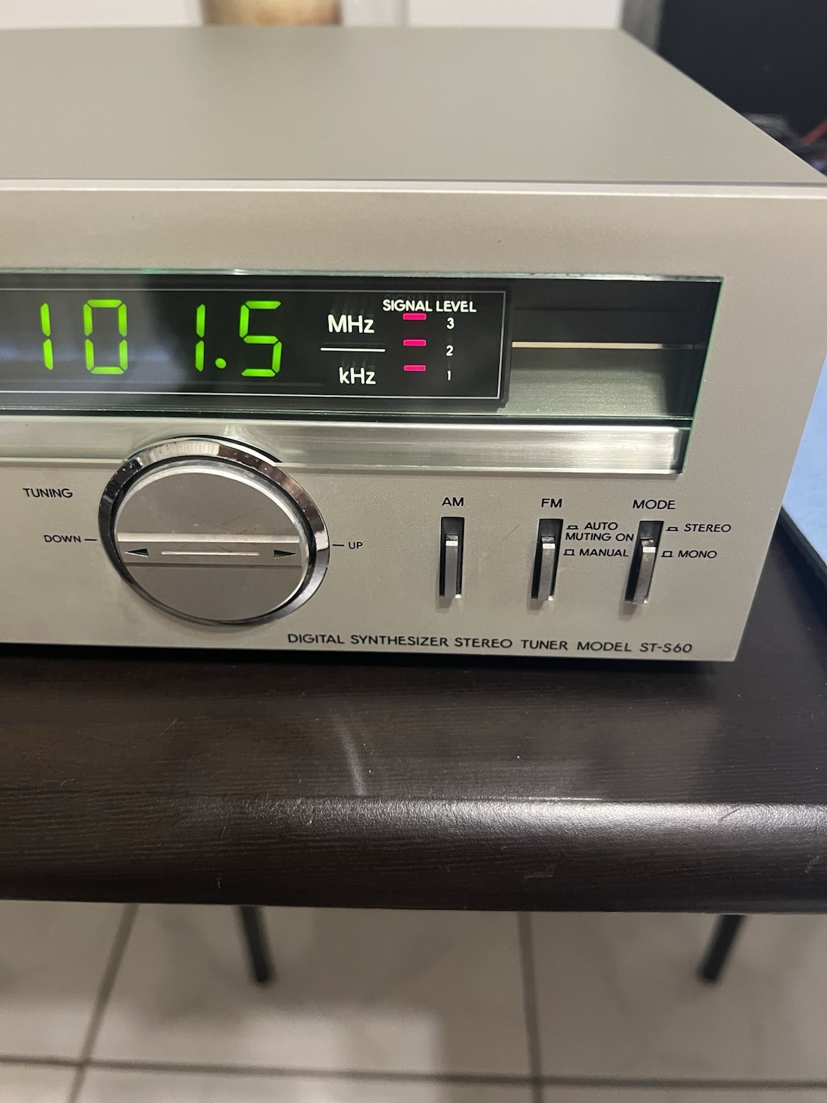 Vintage Toshiba Stereo Tuner Model ST-S60 working perfection Vintage Toshiba Stereo Tuner Model ST-S60 working perfection