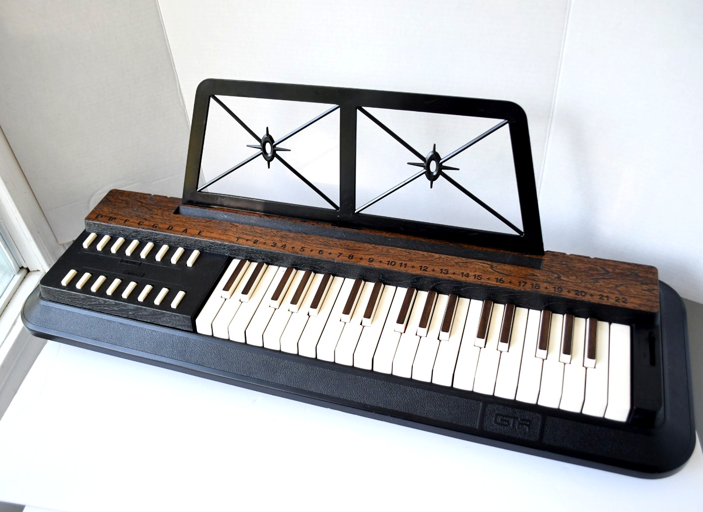Vintage 1970s GTR 3751 Air Organ Chord Keyboard – Major/Minor Chords –Tested