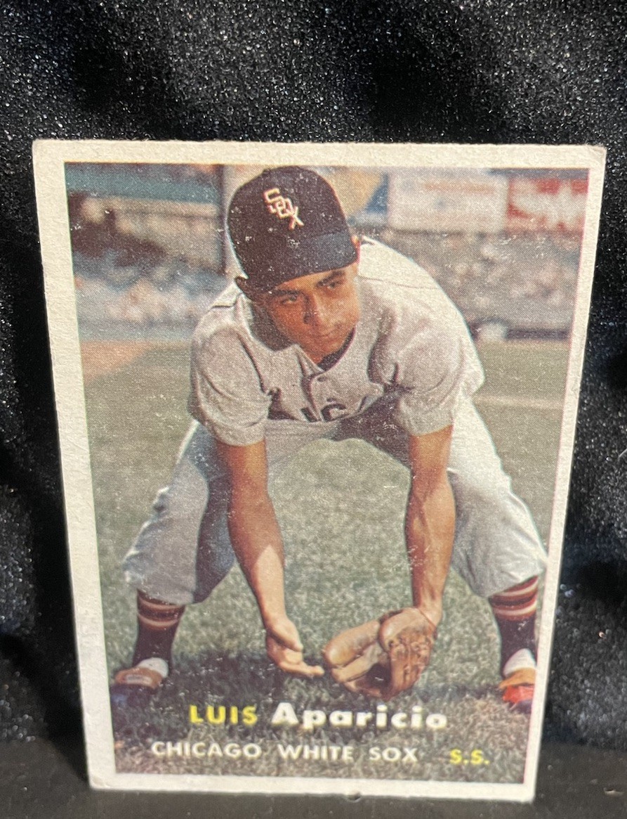 1957 Topps - Luis Aparicio #7