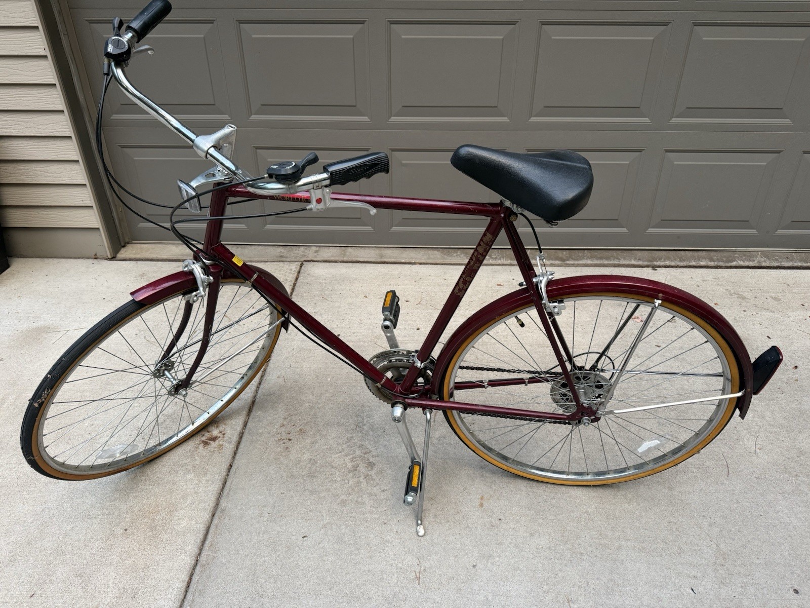 Vintage Schwinn World Tourist 27”