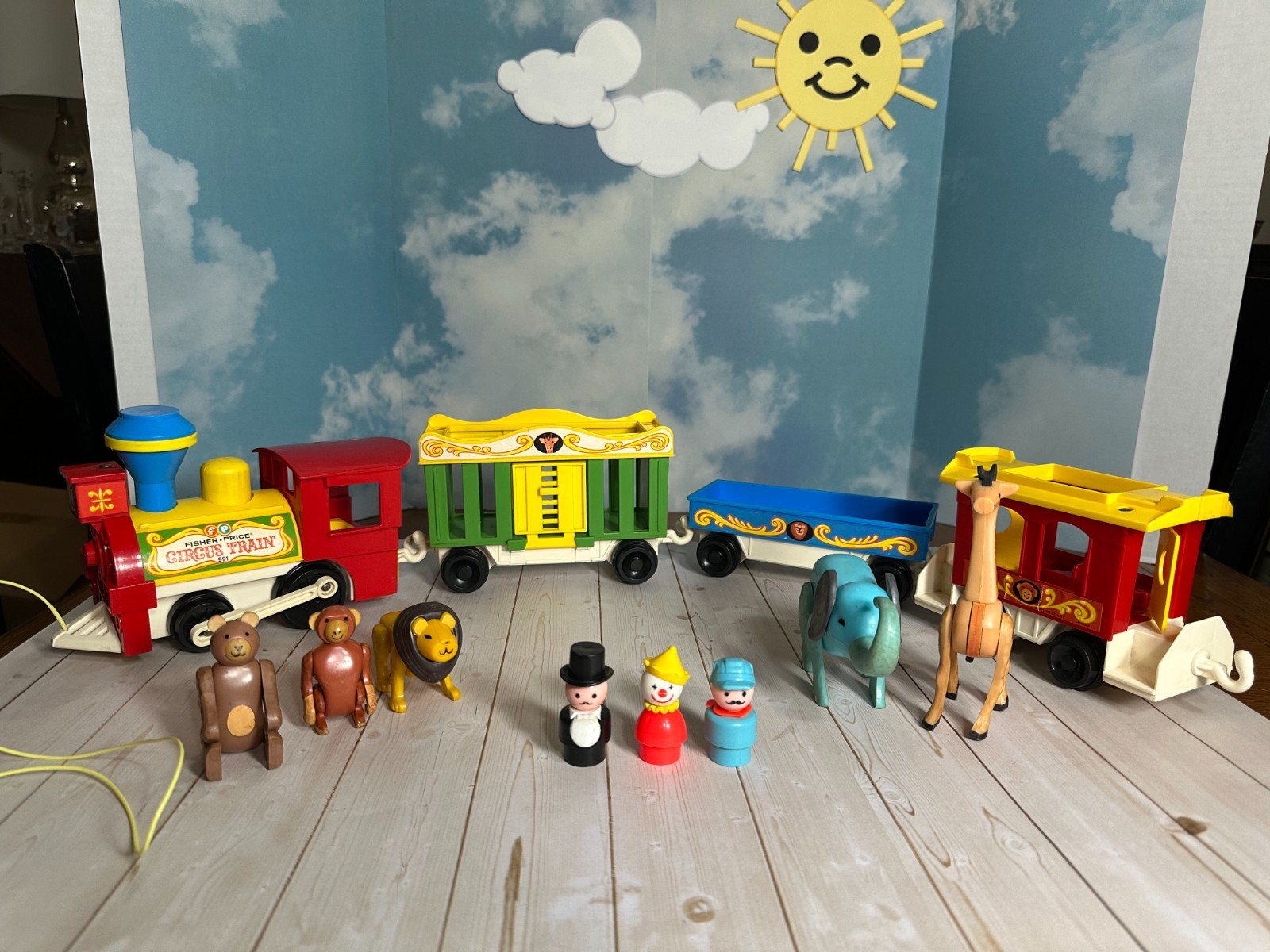 Vintage Fisher Price Little People Circus Train 991. VERY CLEAN. COMPLETE