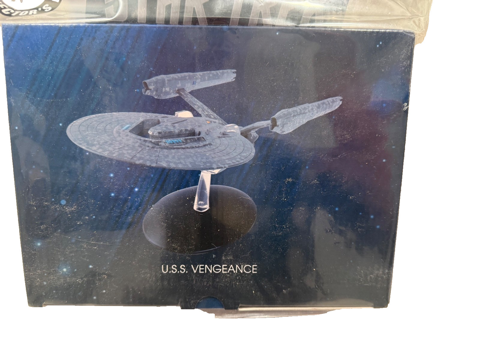 Star Trek Eaglemoss USS Vengeance Dreadnought Class Starship Model and Magazine Star Trek Eaglemoss USS Vengeance Dreadnought Class Starship Model and Magazine