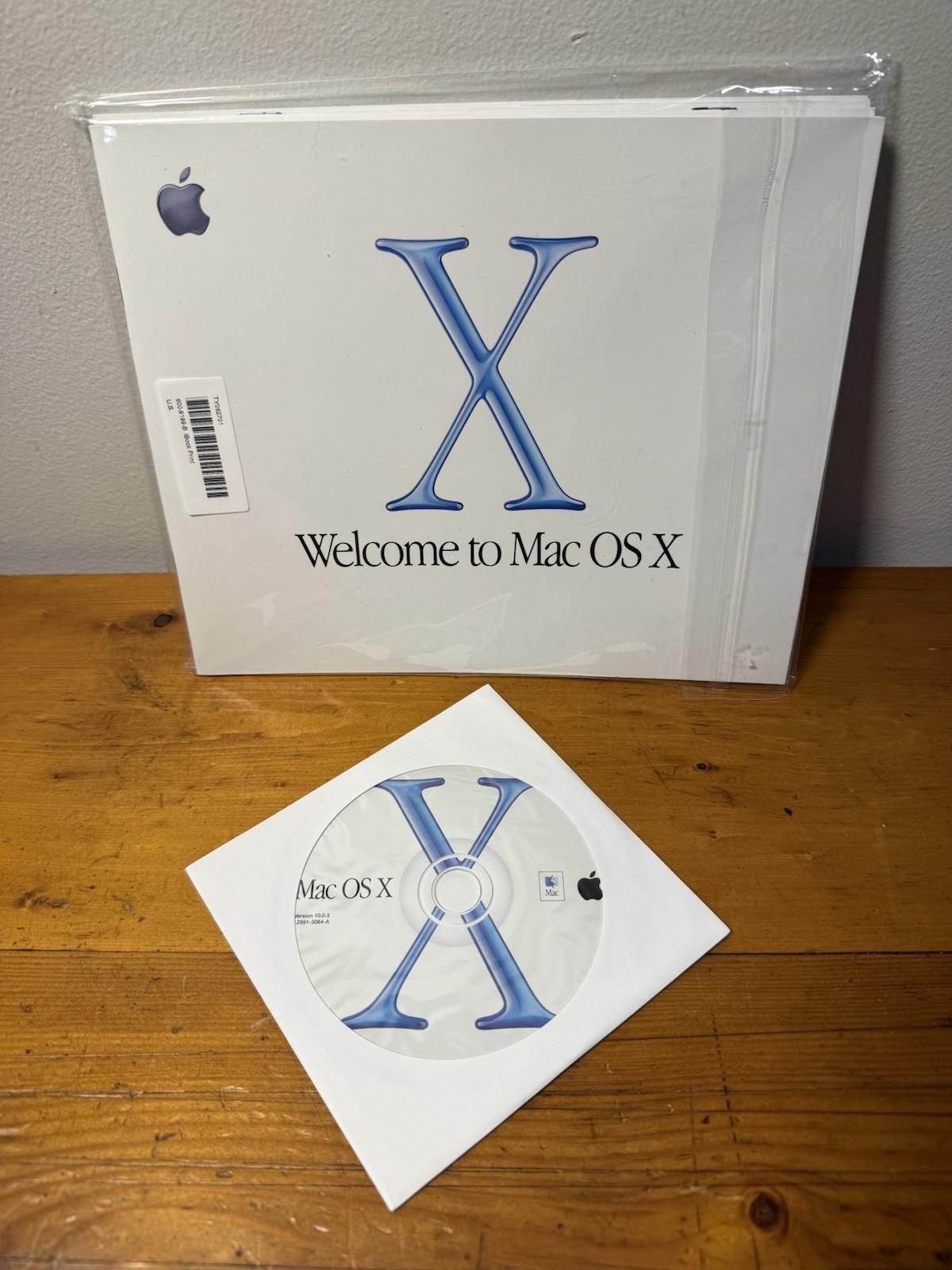 VTG 2001 Apple Mac OS X v10.0.3 Retail Software CD OEM With SEALED Manual See.. VTG 2001 Apple Mac OS X v10.0.3 Retail Software CD OEM With SEALED Manual See..
