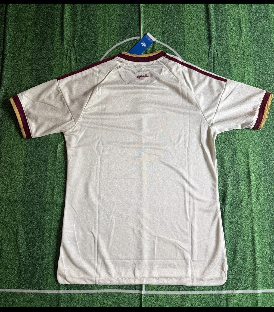 Spain National Soccer Jersey Home White  NWT-Size Large