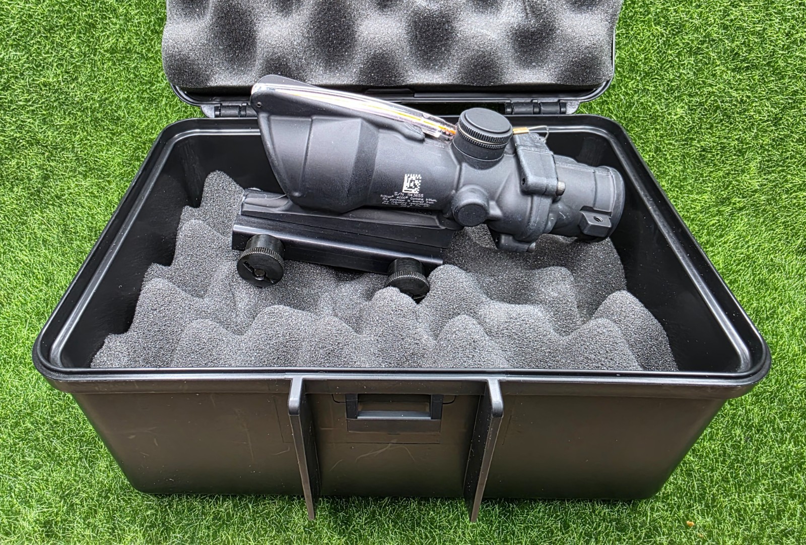 Trijicon TA31F ACOG 4x32 Scope Illuminated Red Chevron Flattop .223 - 100215