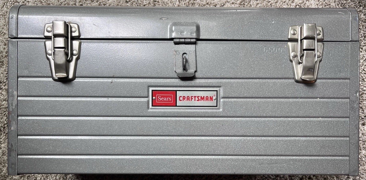 VTG Craftsman Mechanics Metal Toolbox Gray 18” x 9” x 8” w/ Red Tray SHIPS FREE