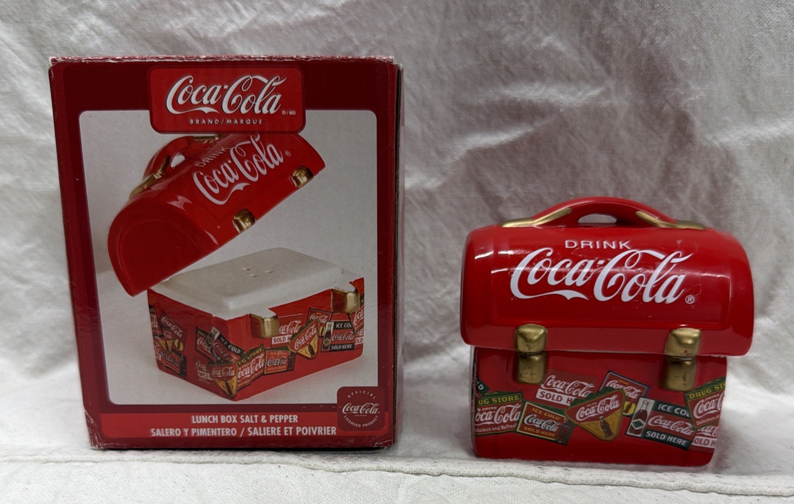 Vintage Red Coca-Cola Ceramic Lunchbox Salt & Pepper Shakers Set Vintage Red Coca-Cola Ceramic Lunchbox Salt & Pepper Shakers Set