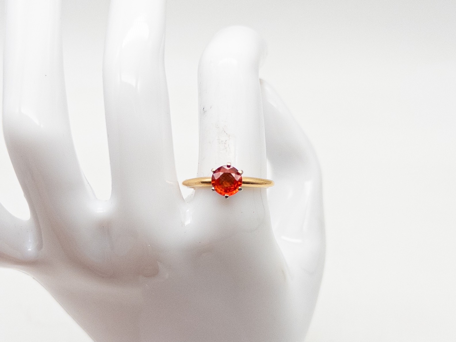 Estate $2400 1ct Natural Padparadscha Sapphire 14k Yellow Gold Wedding Ring Estate $2400 1ct Natural Padparadscha Sapphire 14k Yellow Gold Wedding Ring