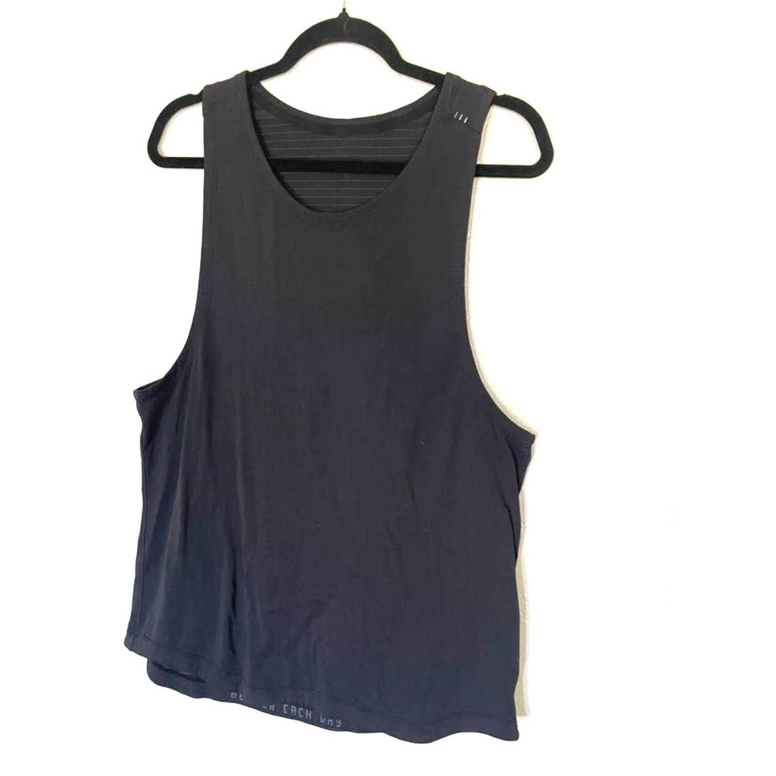 Men\'s Black lululemon tank size L Men\'s Black lululemon tank size L
