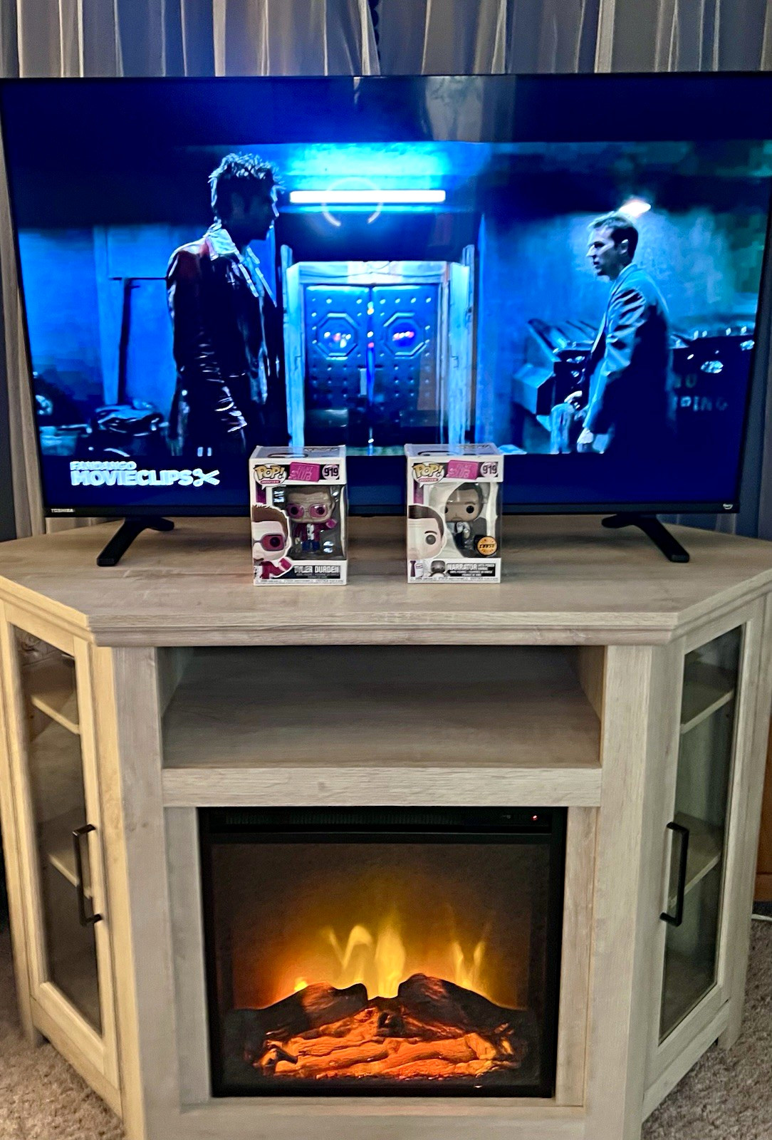Funko Pop Fight Club 2-Pack #919 Tyler Durden & Narrator Chase LE- Never Opened Funko Pop Fight Club 2-Pack #919 Tyler Durden & Narrator Chase LE- Never Opened