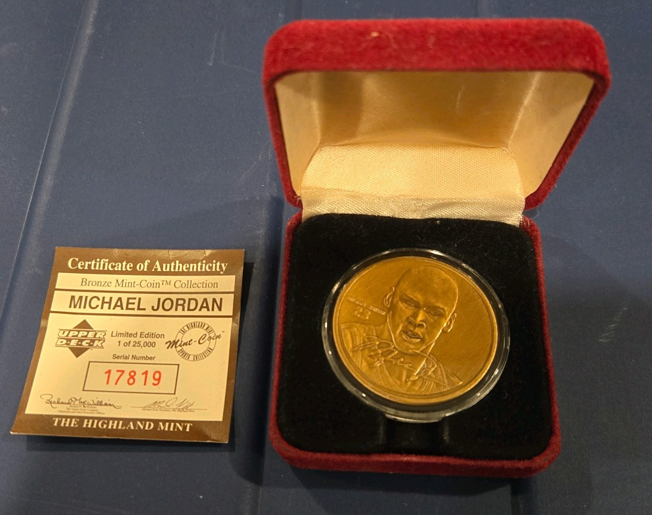 Highland Mint Michael Jordan Bronze Coin Medallion /25000 Limited Edition W/Case Highland Mint Michael Jordan Bronze Coin Medallion /25000 Limited Edition W/Case