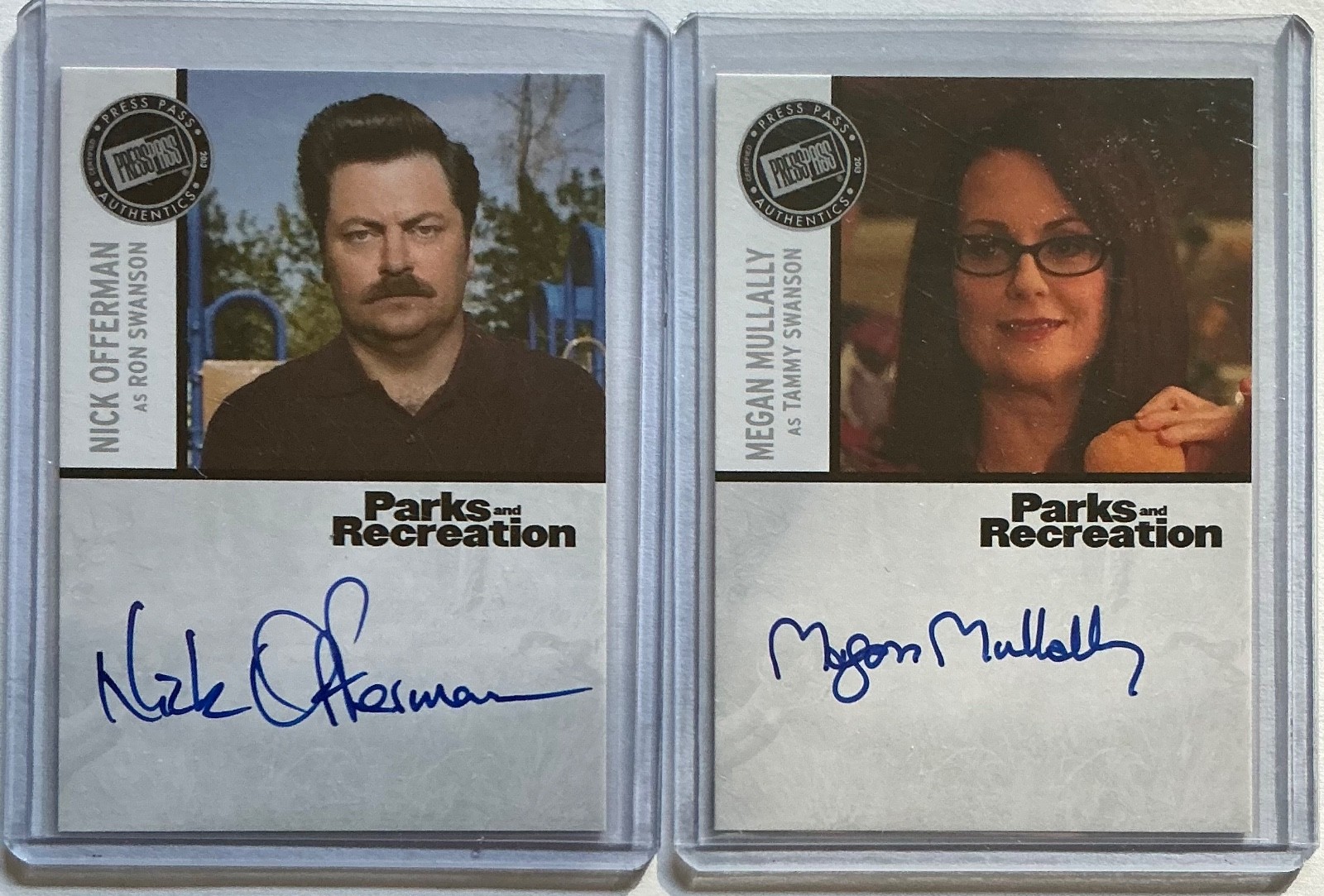 2013 Parks & Recreation Nick Offerman & Megan Mullally Signed Cards