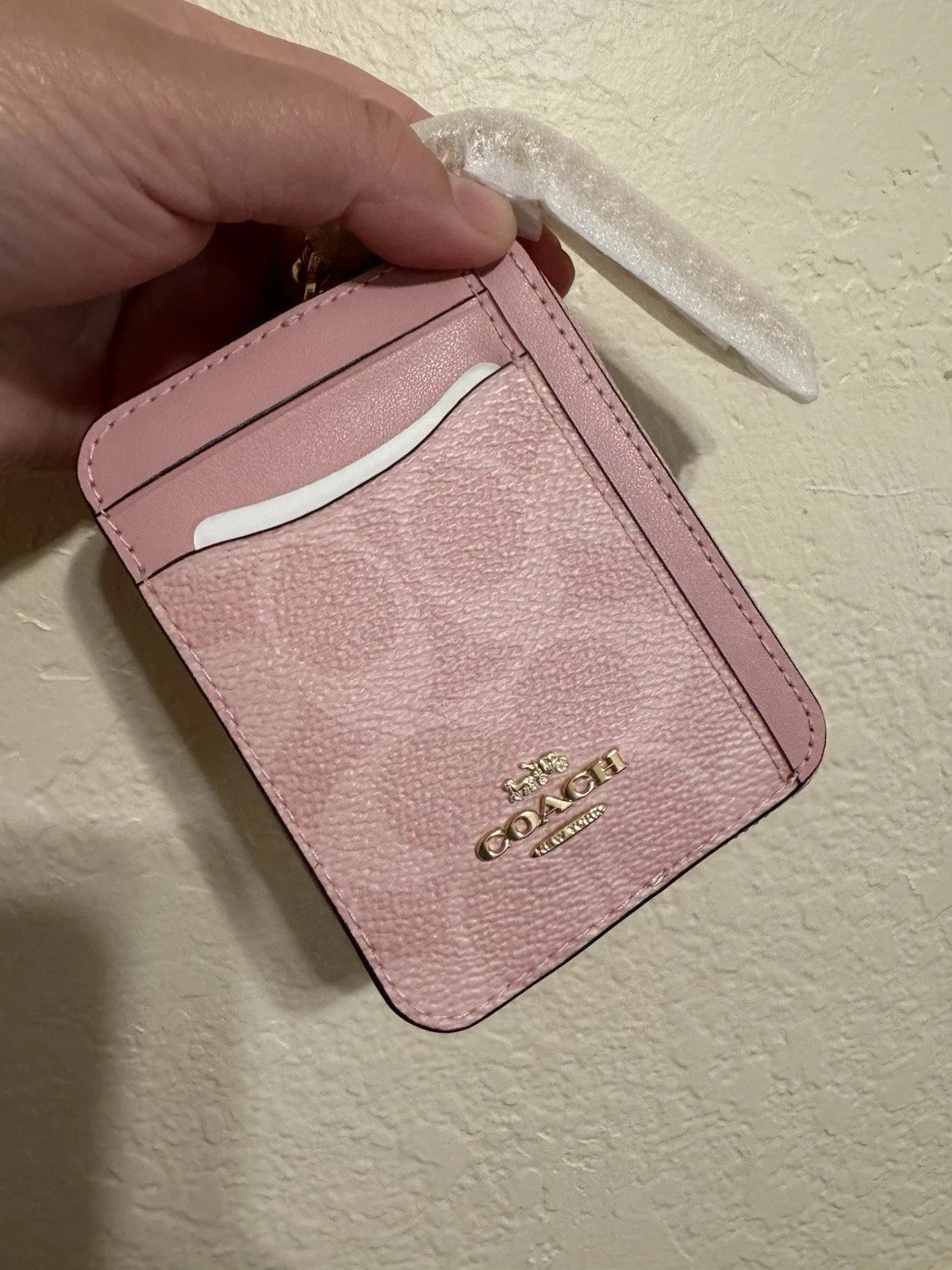 2026 NWT Coach Zip Card Case In Signature Canvas CW883 POWDER PINK W/BOX 2026 NWT Coach Zip Card Case In Signature Canvas CW883 POWDER PINK W/BOX