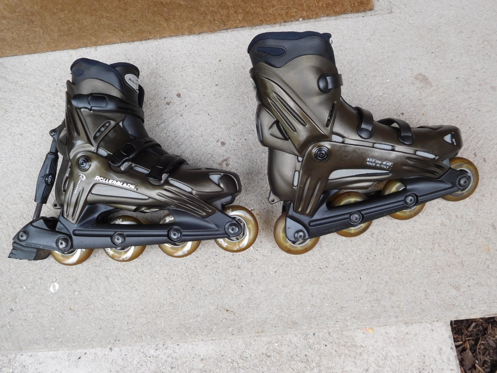 Men’s Sz 10.5 Rollerblade Blades  MADE IN ITALY WITH CARRYING BAG