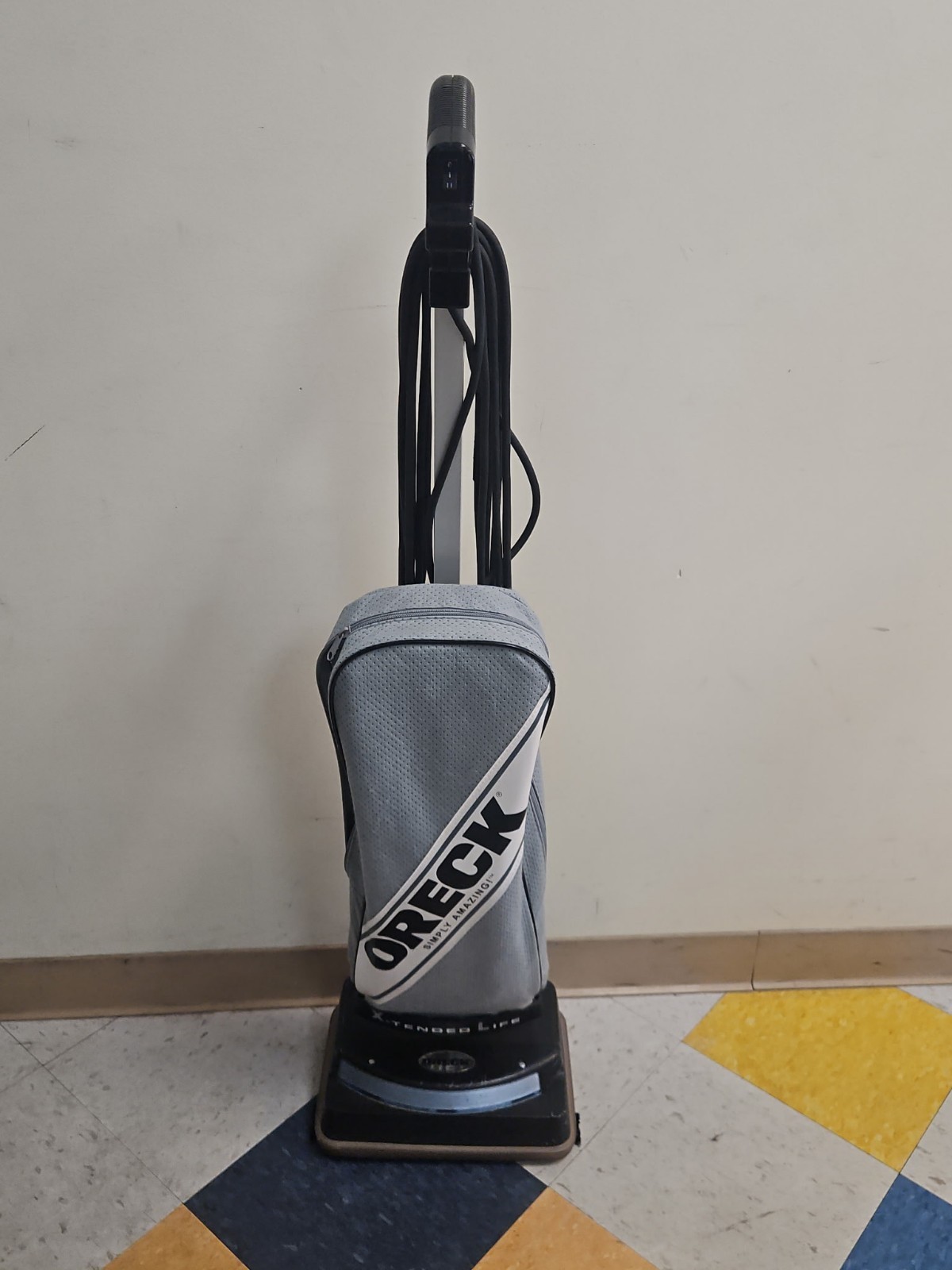 Oreck XL2 Ultra U4060H2B Upright Vacuum Oreck XL2 Ultra U4060H2B Upright Vacuum