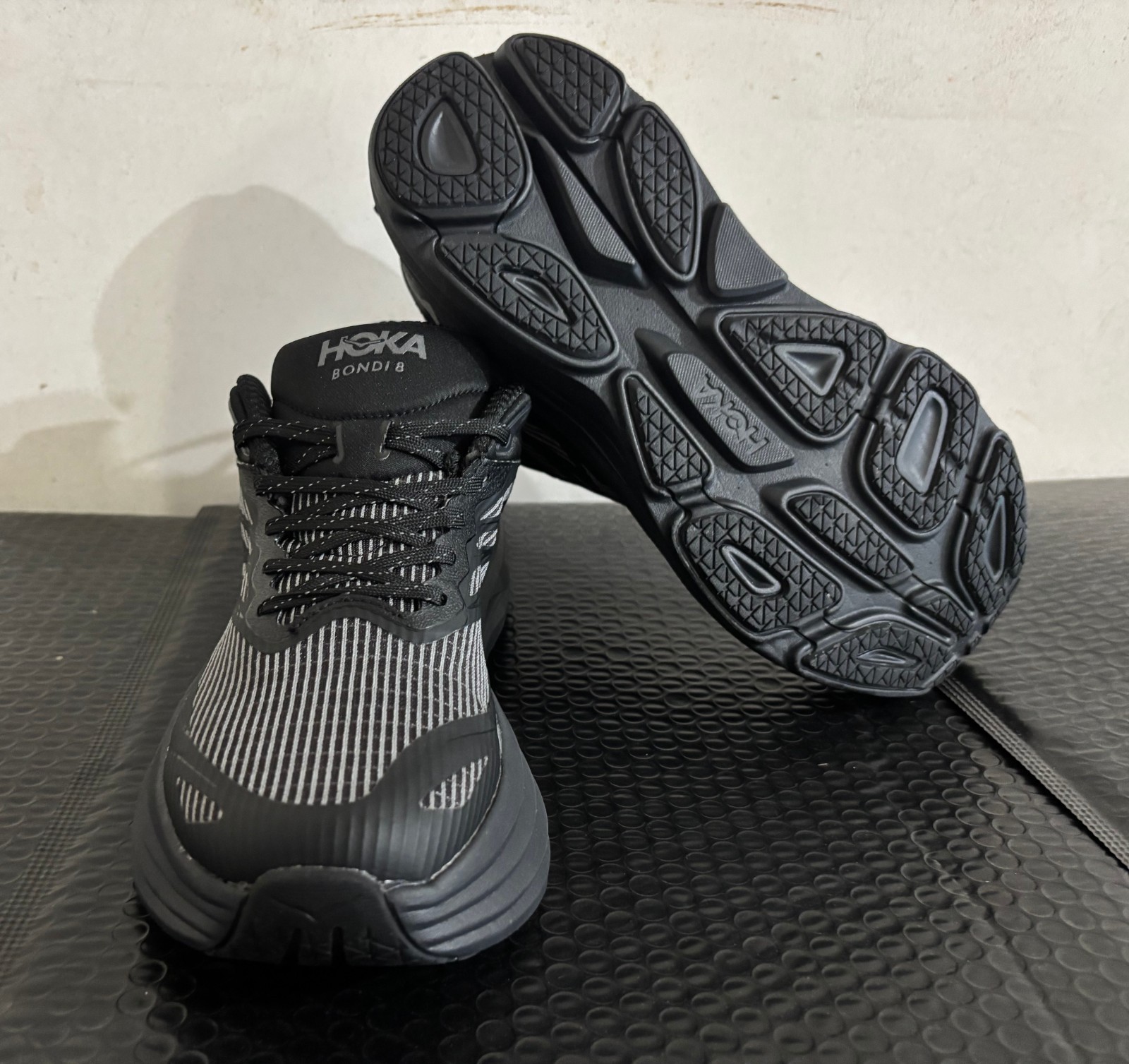 Hoka One One Bondi 8 TS Caged Triple Black Stealth Tech US 9.5 No Box Hoka One One Bondi 8 TS Caged Triple Black Stealth Tech US 9.5 No Box