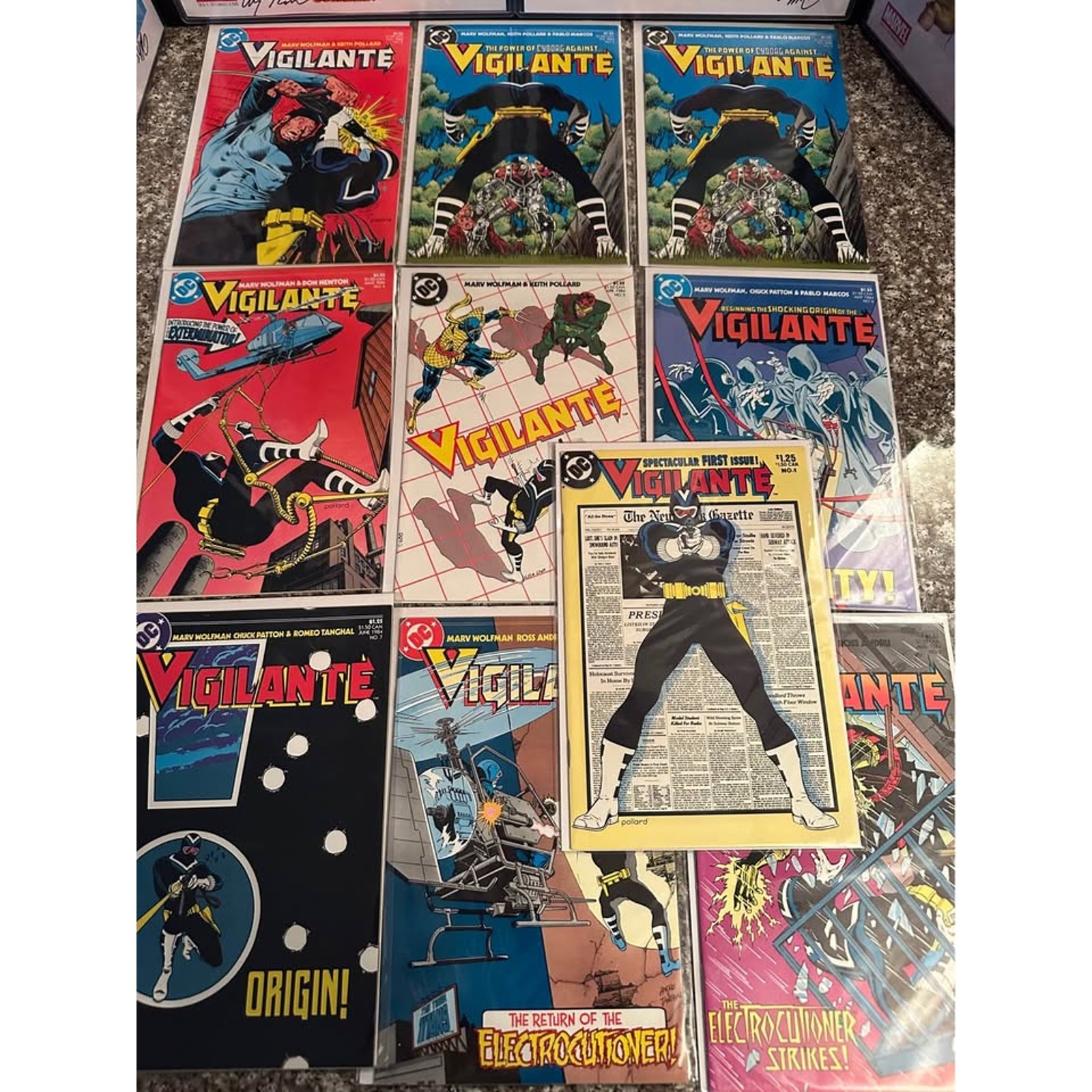 LOT- Vigilante Vol. 1, 16 Comics LOT- Vigilante Vol. 1, 16 Comics