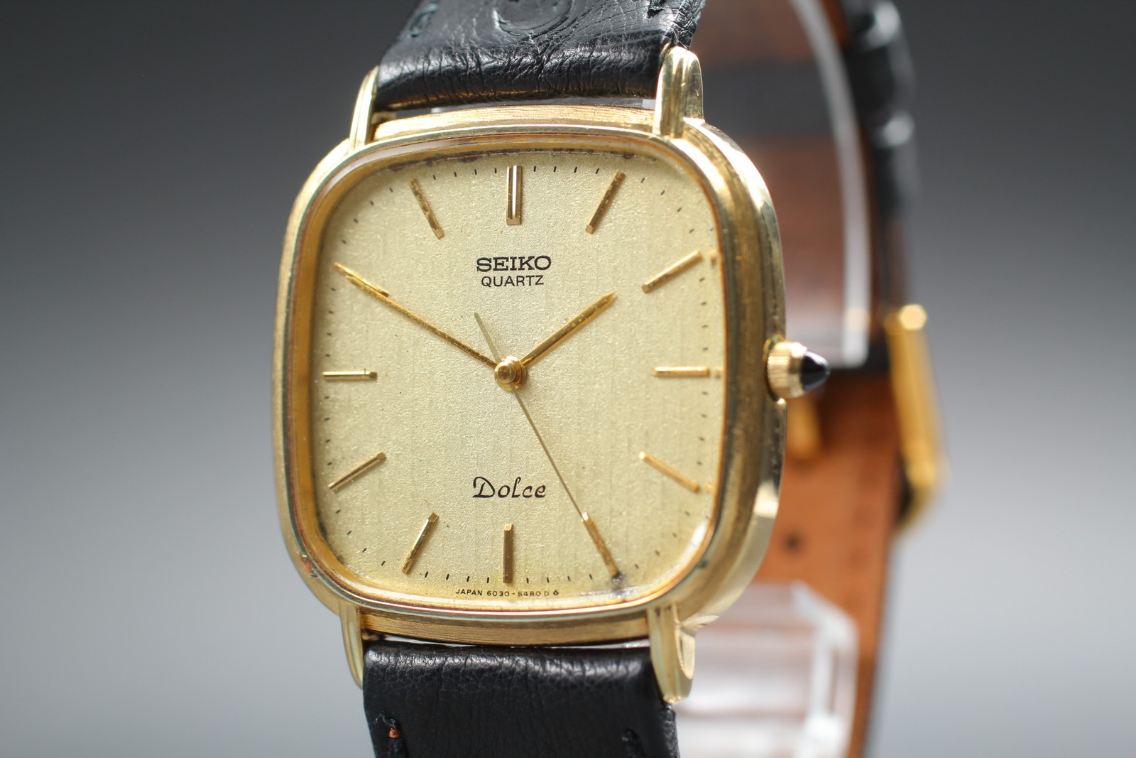 Vintage 1982 [Exc+4] SEIKO Dolce 6030-5420 Gold dial 29mm QZ Men\'s Watch JPN