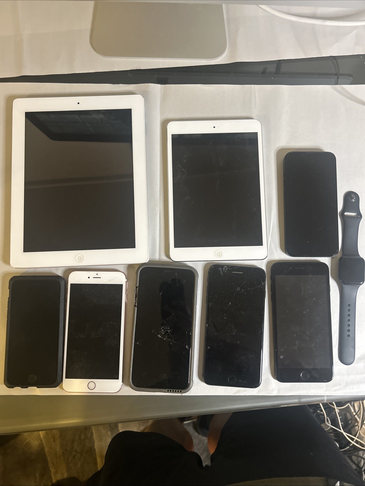 Apple Lot Of 9 For Parts- 2 iPads, 6 iPhones, 1 Apple Watch- Read