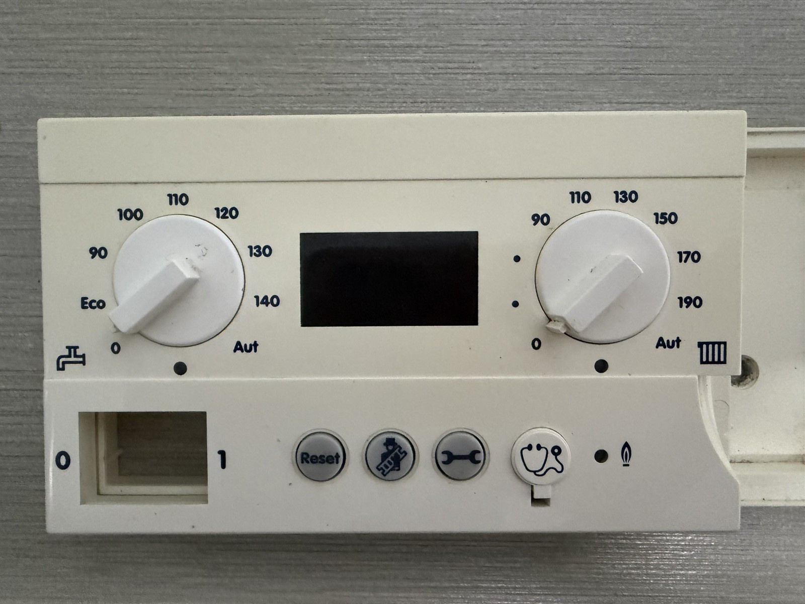 Buderus Basis controller BC 10 for GB142 product #78186 Buderus Basis controller BC 10 for GB142 product #78186
