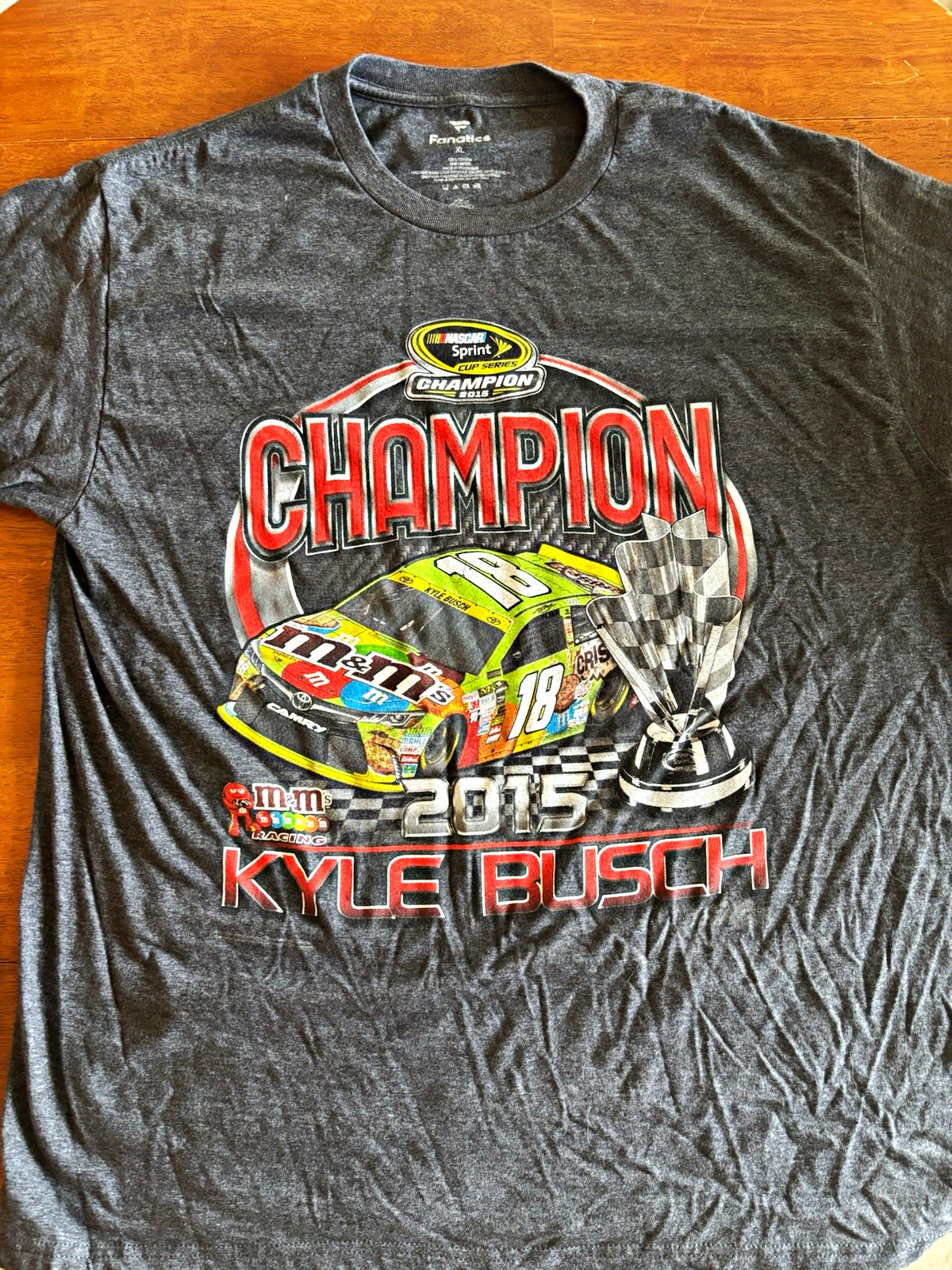 Kyle Busch 2015 NASCAR Sprint Cup Champ Men’s Gray Graphic Tee XL Kyle Busch 2015 NASCAR Sprint Cup Champ Men’s Gray Graphic Tee XL