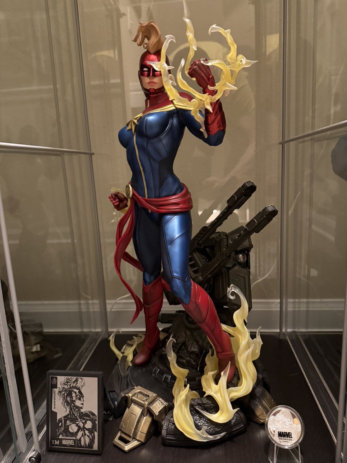 XM Studios CAPTAIN MARVEL 1/4 w/*Exclusive Plaque and Silver Coin XM Studios CAPTAIN MARVEL 1/4 w/*Exclusive Plaque and Silver Coin