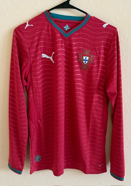 Portugal Home Crew Neck Long Sleeve Jersey - MENS XL - PUMA - NWT Portugal Home Crew Neck Long Sleeve Jersey - MENS XL - PUMA - NWT