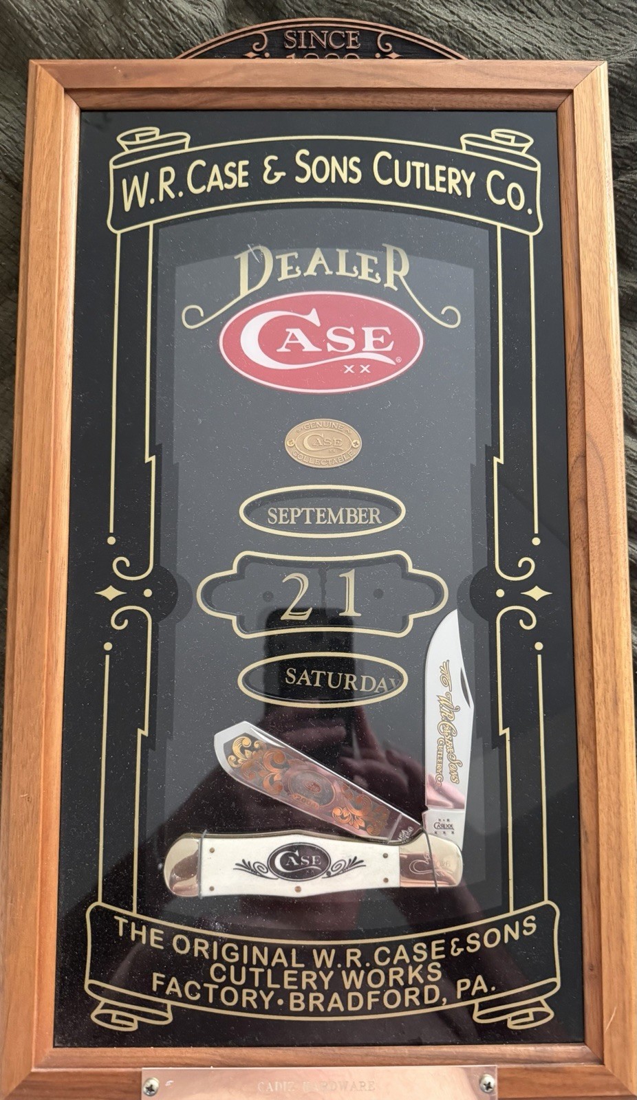 Rare 2004 Calendar Case Dealer Award Knife Coke Bottle White Bone Handles COA