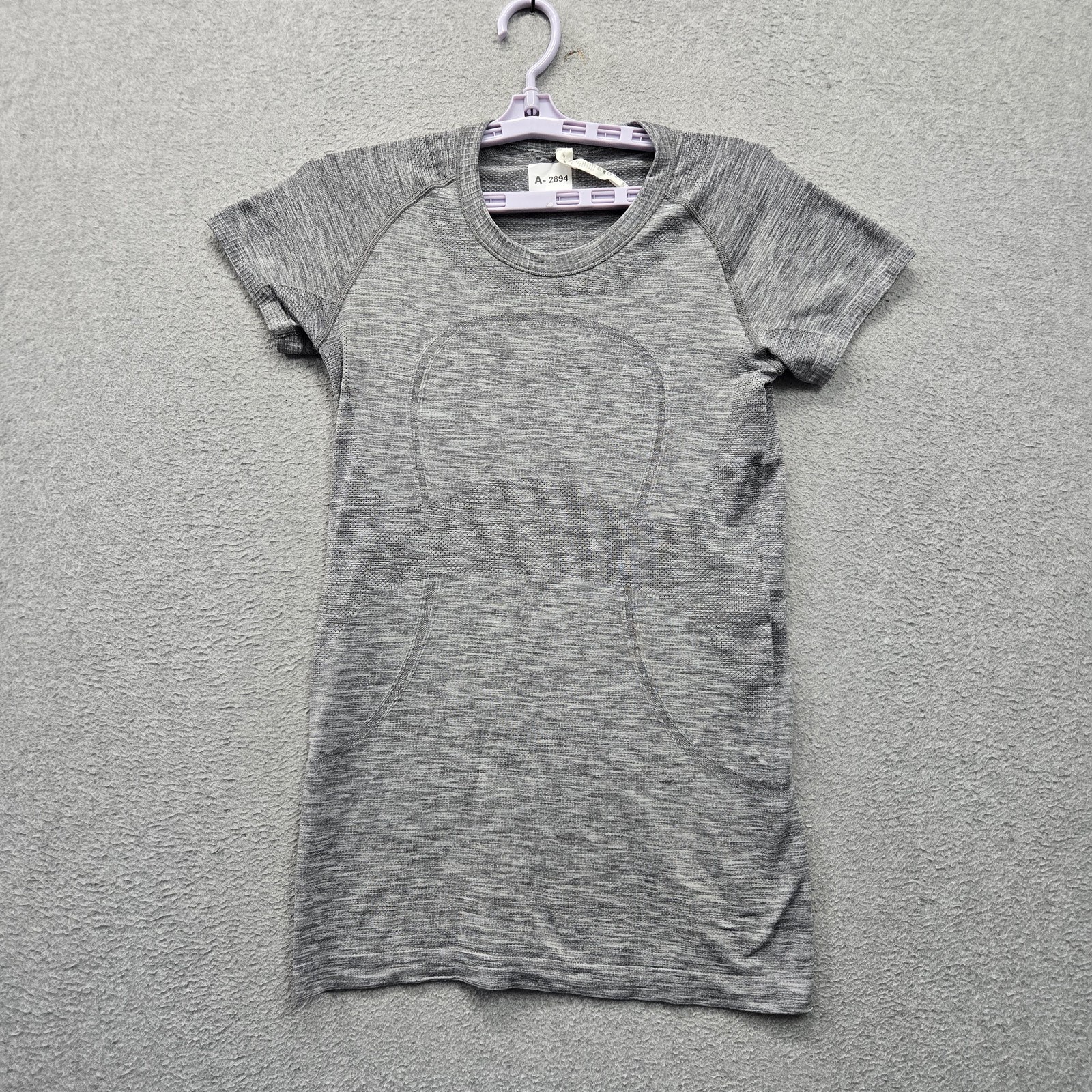 Lululemon Women Shirt 8 Gray Swiftly Tech Activewear Crew Neck Pullover
