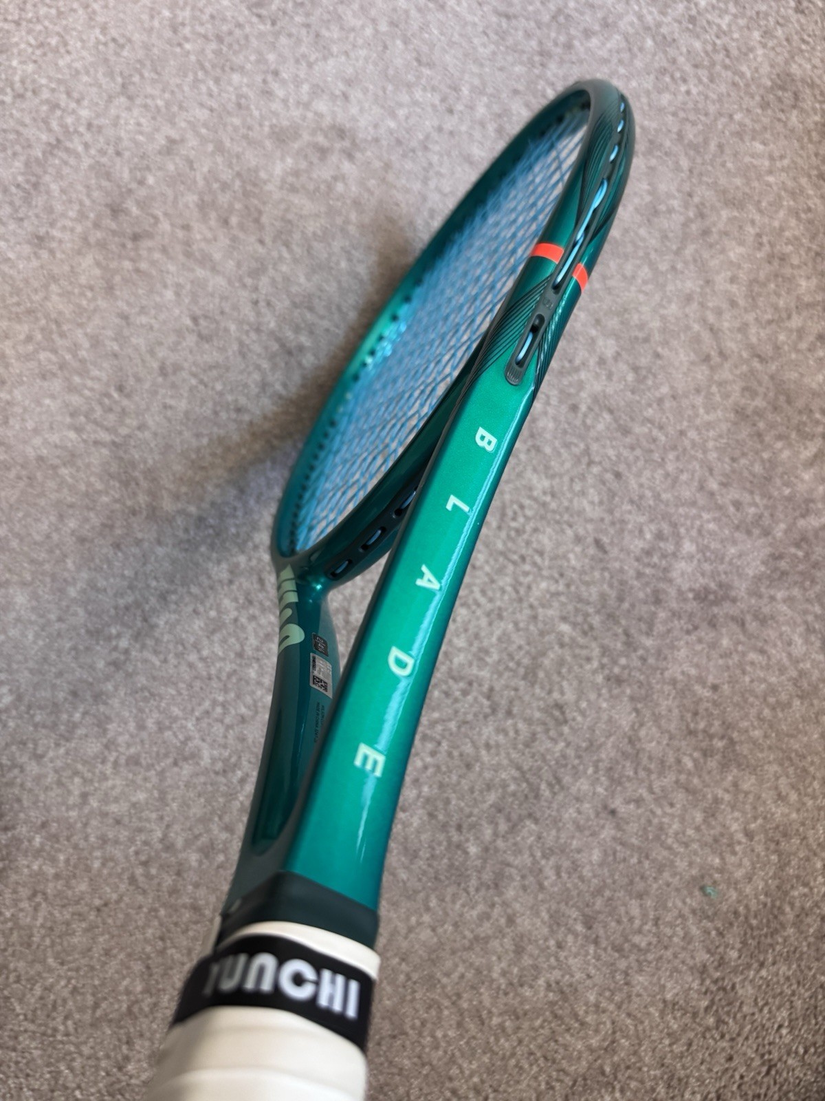 Tennis Racket Wilson Blade 98 16x19 V10 (Grip Size 4 1/4) Tennis Racket Wilson Blade 98 16x19 V10 (Grip Size 4 1/4)