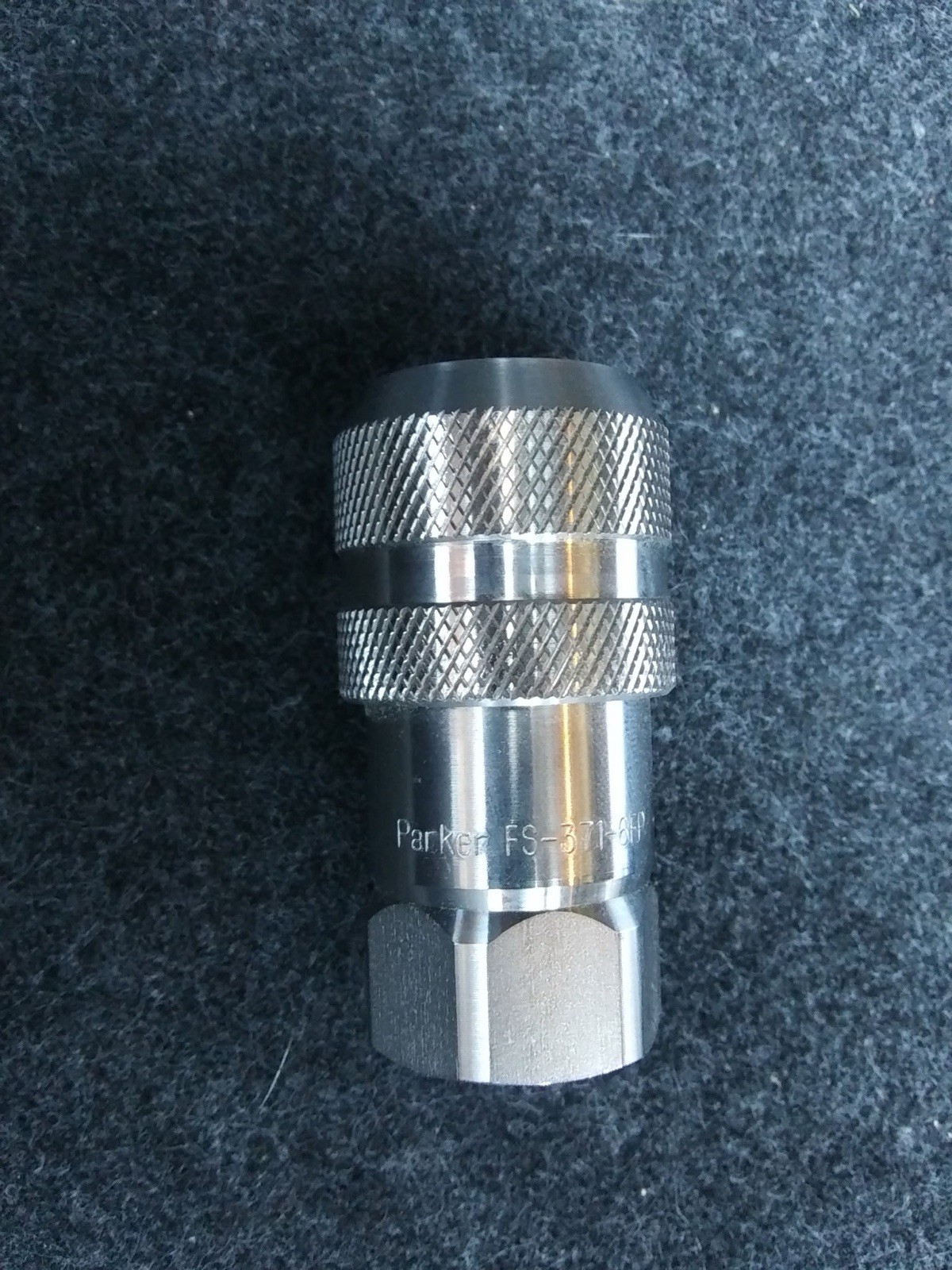FS-371-6FP-E1 Parker Stainless Quick Coupler. Non-Spill. New. 3/8 NPT Price/Each FS-371-6FP-E1 Parker Stainless Quick Coupler. Non-Spill. New. 3/8 NPT Price/Each