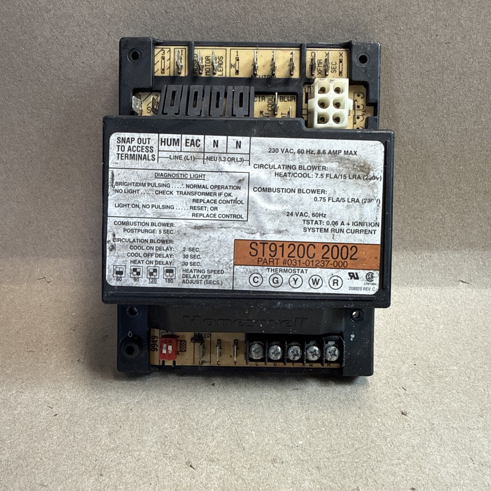 Honeywell ST9120C2002 Furnace Control Circuit Board 031-01237-000 used #P901 Honeywell ST9120C2002 Furnace Control Circuit Board 031-01237-000 used #P901